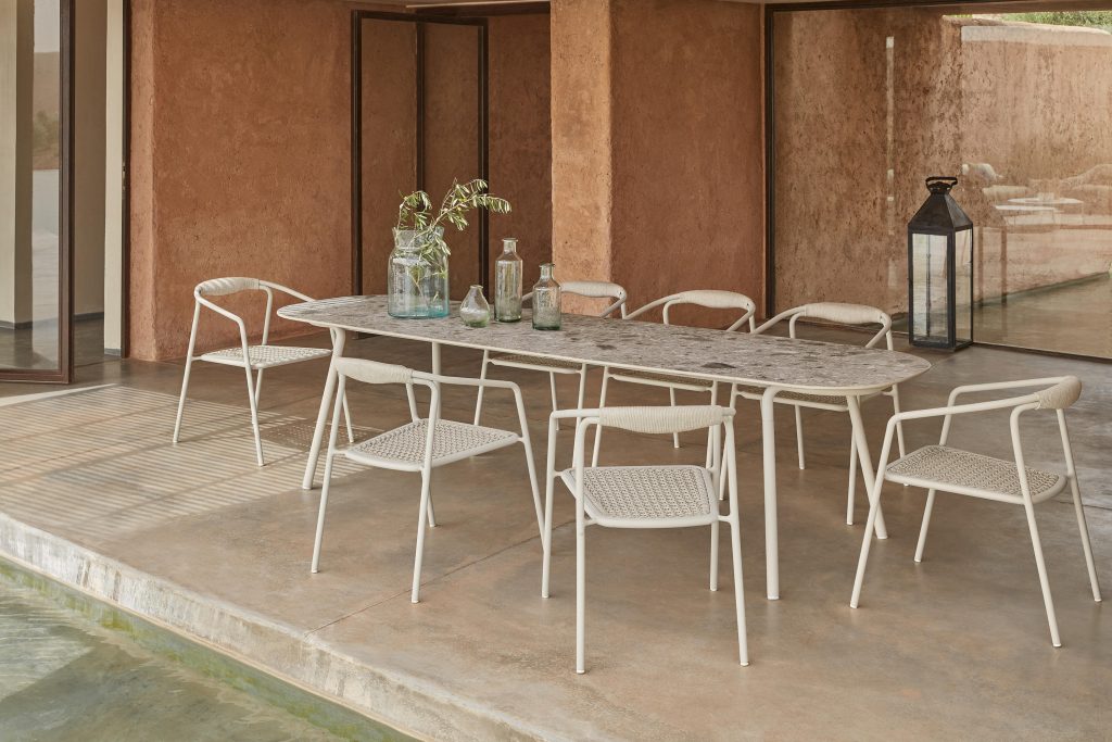 Minus Tables by Manutti