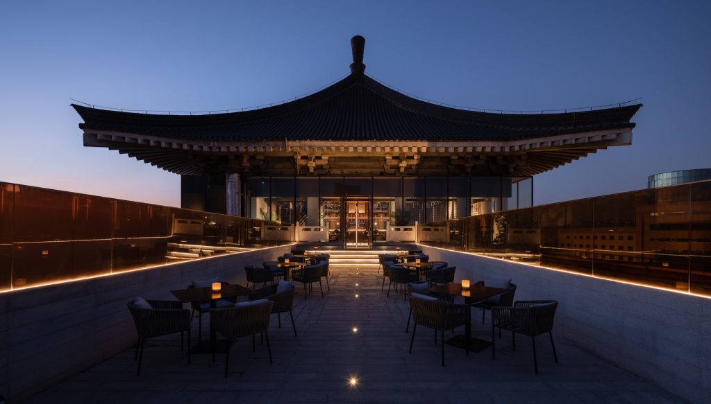 LeCoq Wine & Bistro in Xian, China by RooMoo Design Studio
