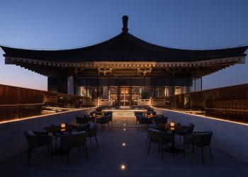 LeCoq Wine & Bistro in Xian, China by RooMoo Design Studio
