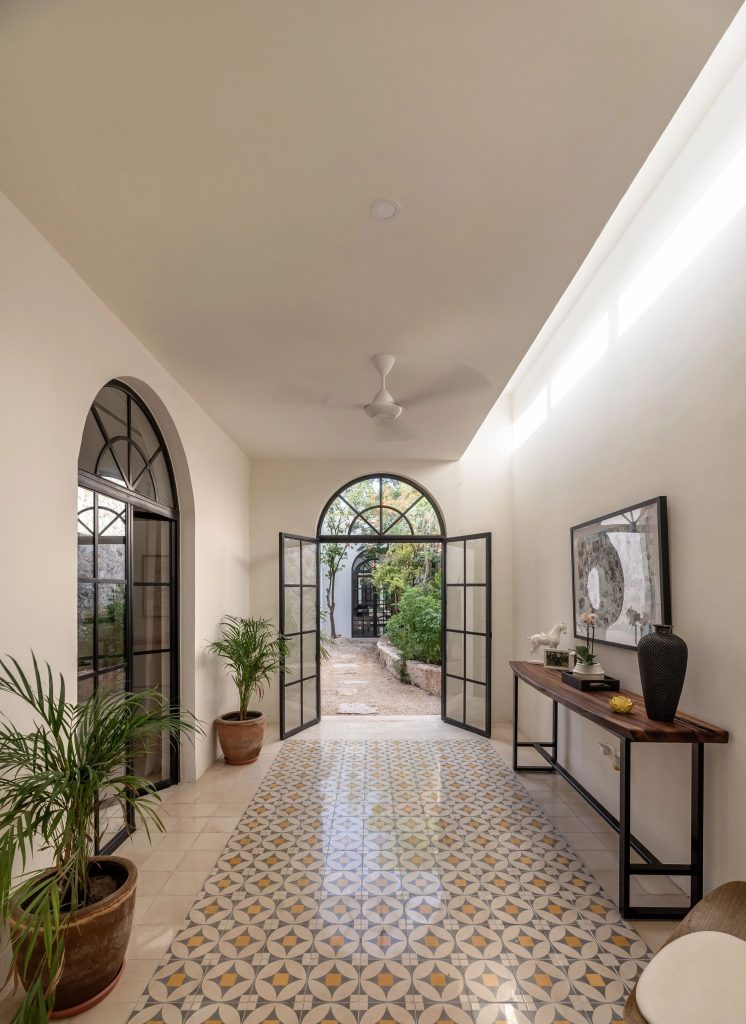 Pitahaya House in Mérida, Mexico by Taller Estilo Arquitectura S de RL de CV