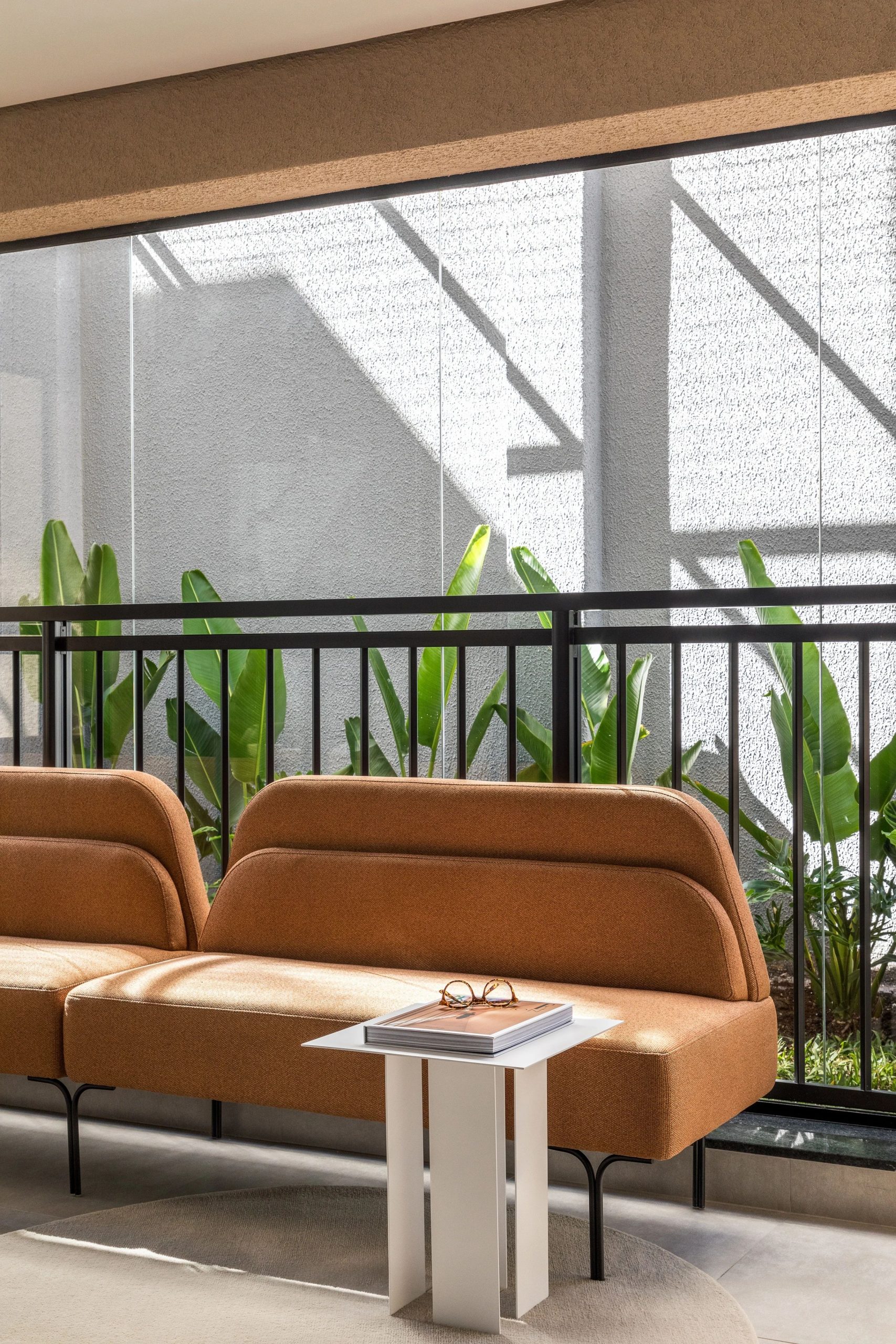 Nest Apartment in Curitiba, Paraná, Brazil by Bohrer Arquitetos