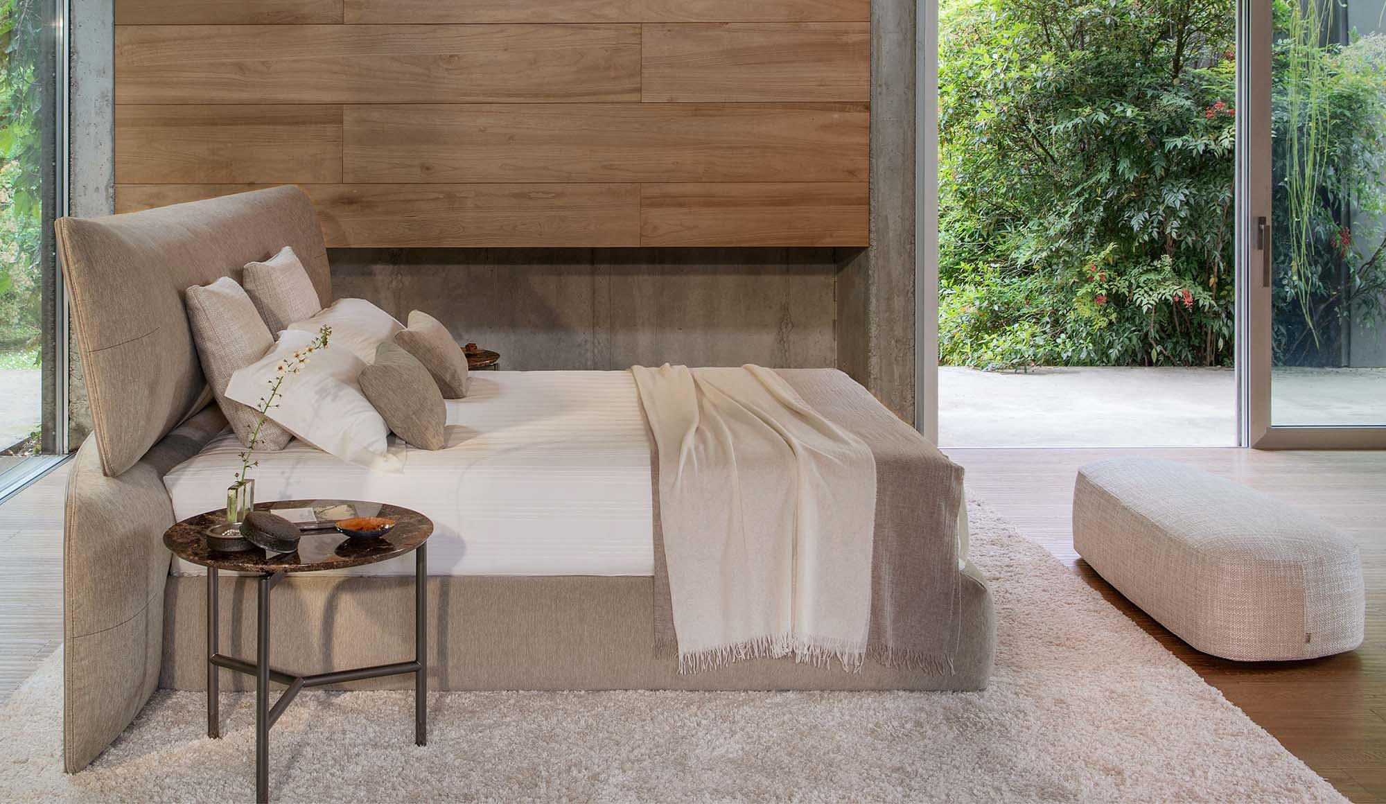 Yuna Bed by Carlo Colombo for Flou