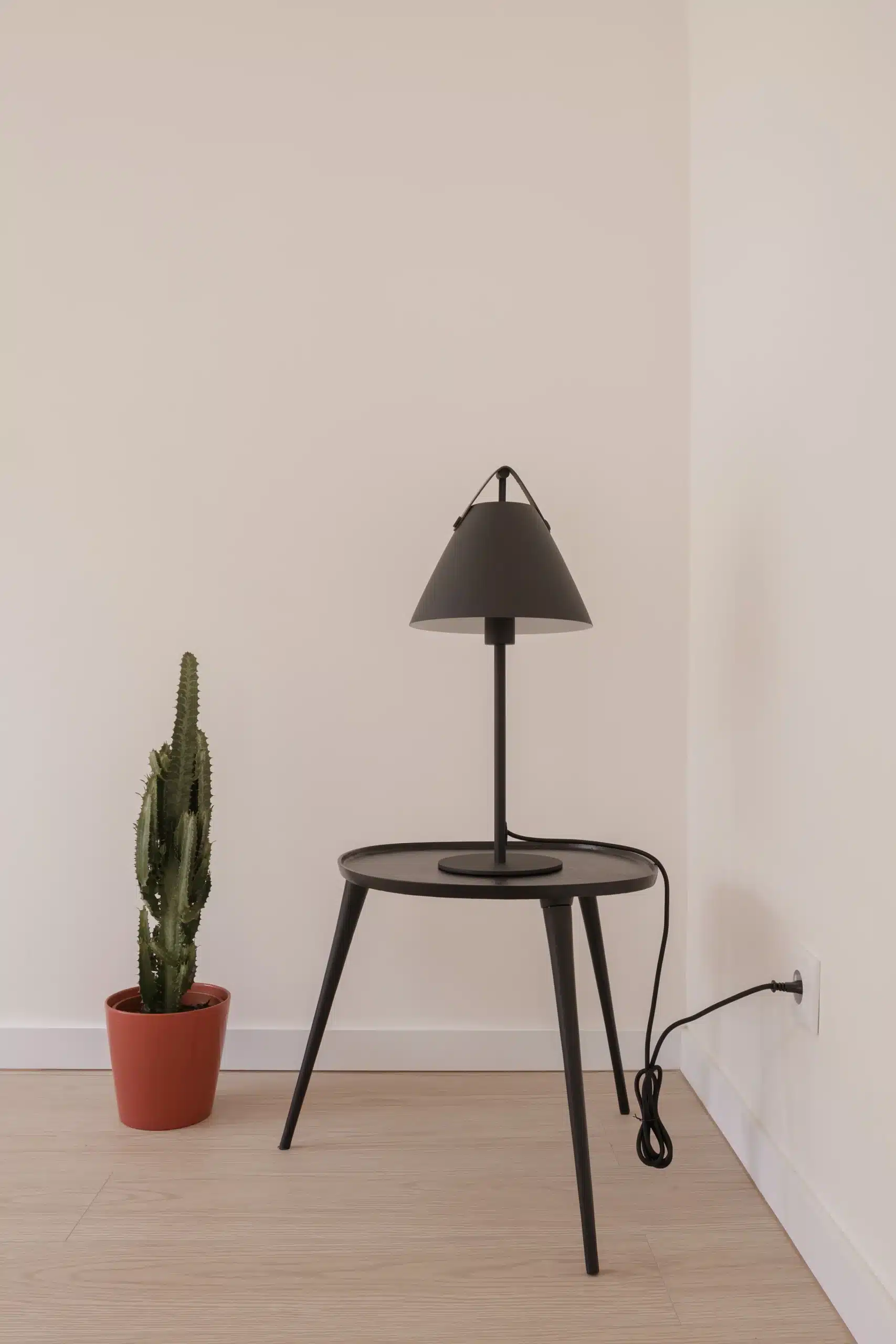 Cacilhas Apartment in Almada, Portugal by estúdio AMATAM
