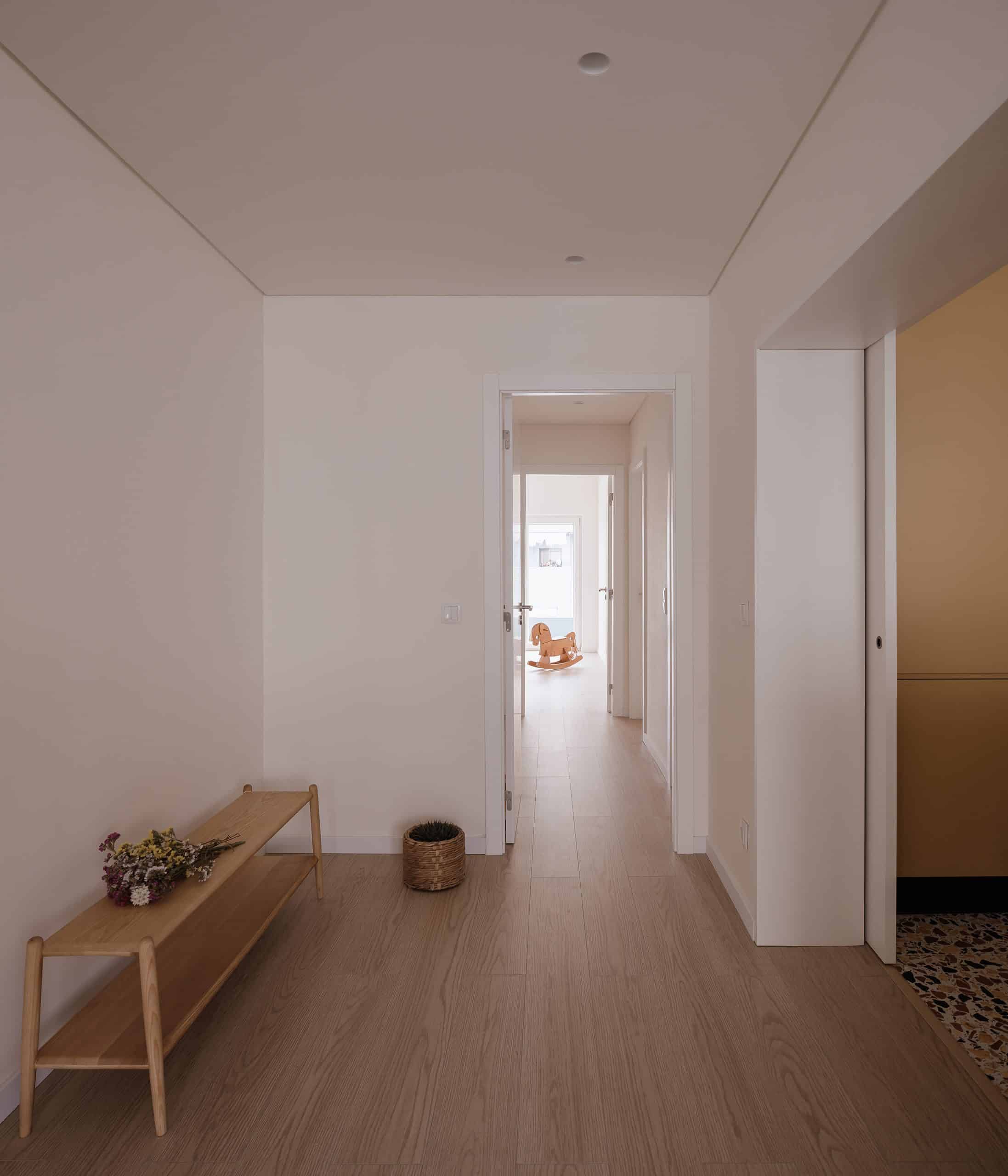 Cacilhas Apartment in Almada, Portugal by estúdio AMATAM
