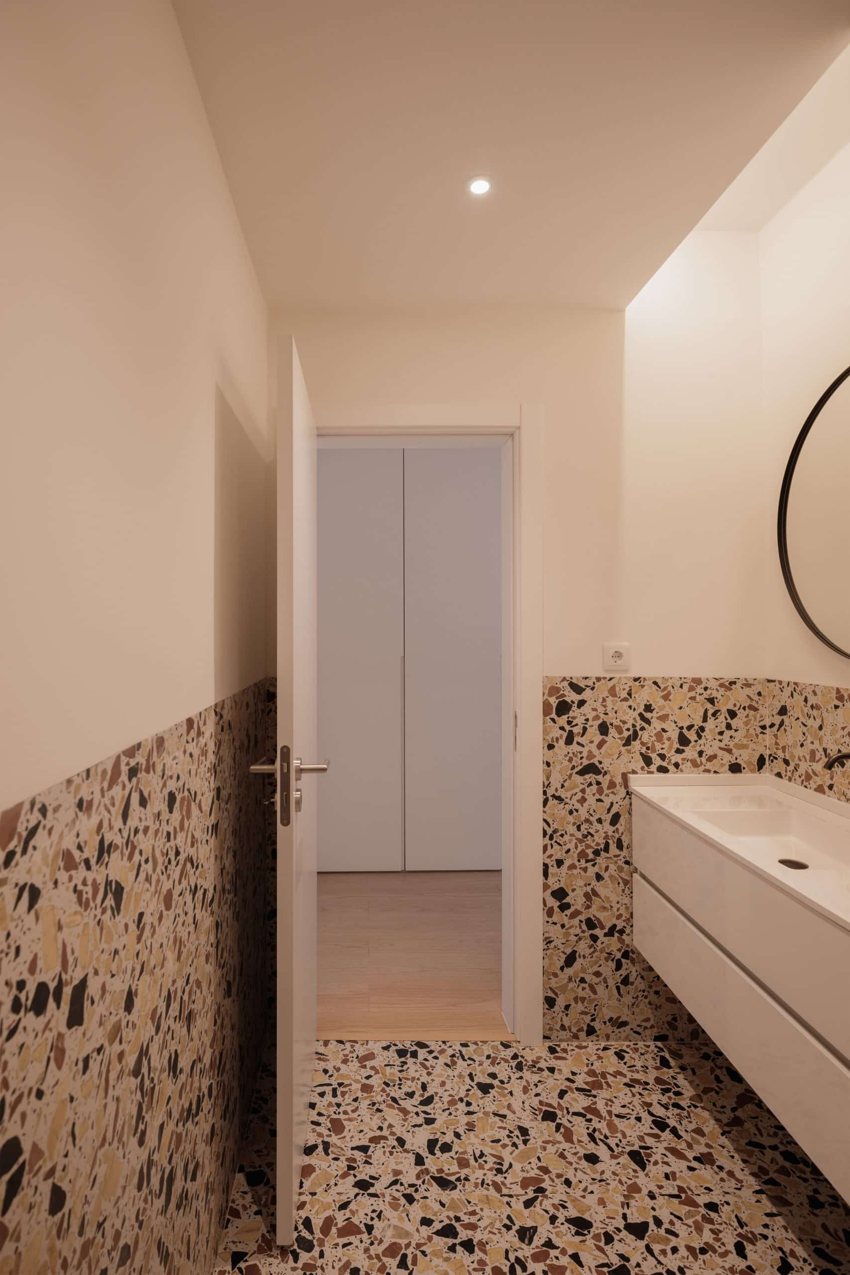 Cacilhas Apartment in Almada, Portugal by estúdio AMATAM