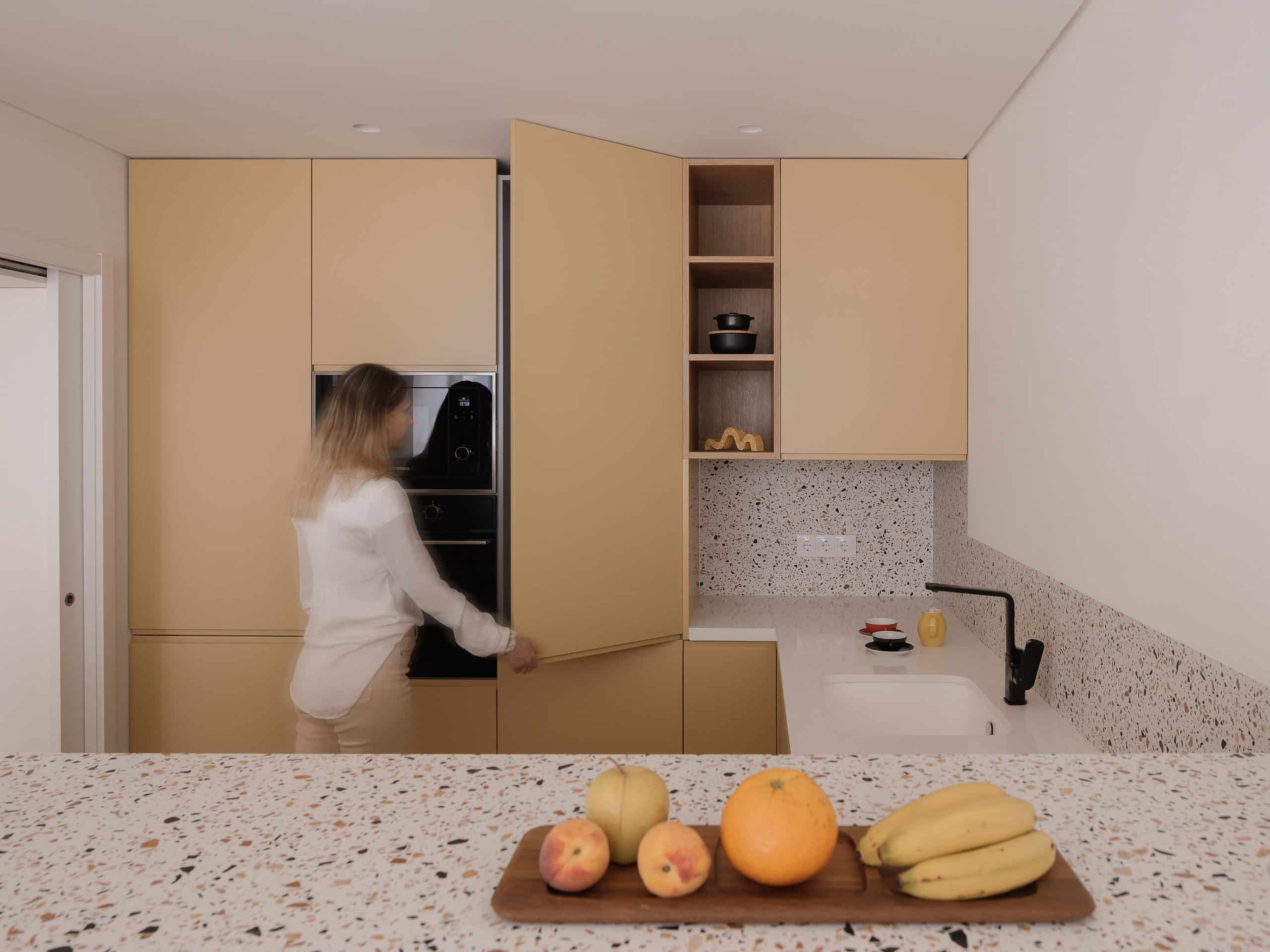 Cacilhas Apartment in Almada, Portugal by estúdio AMATAM