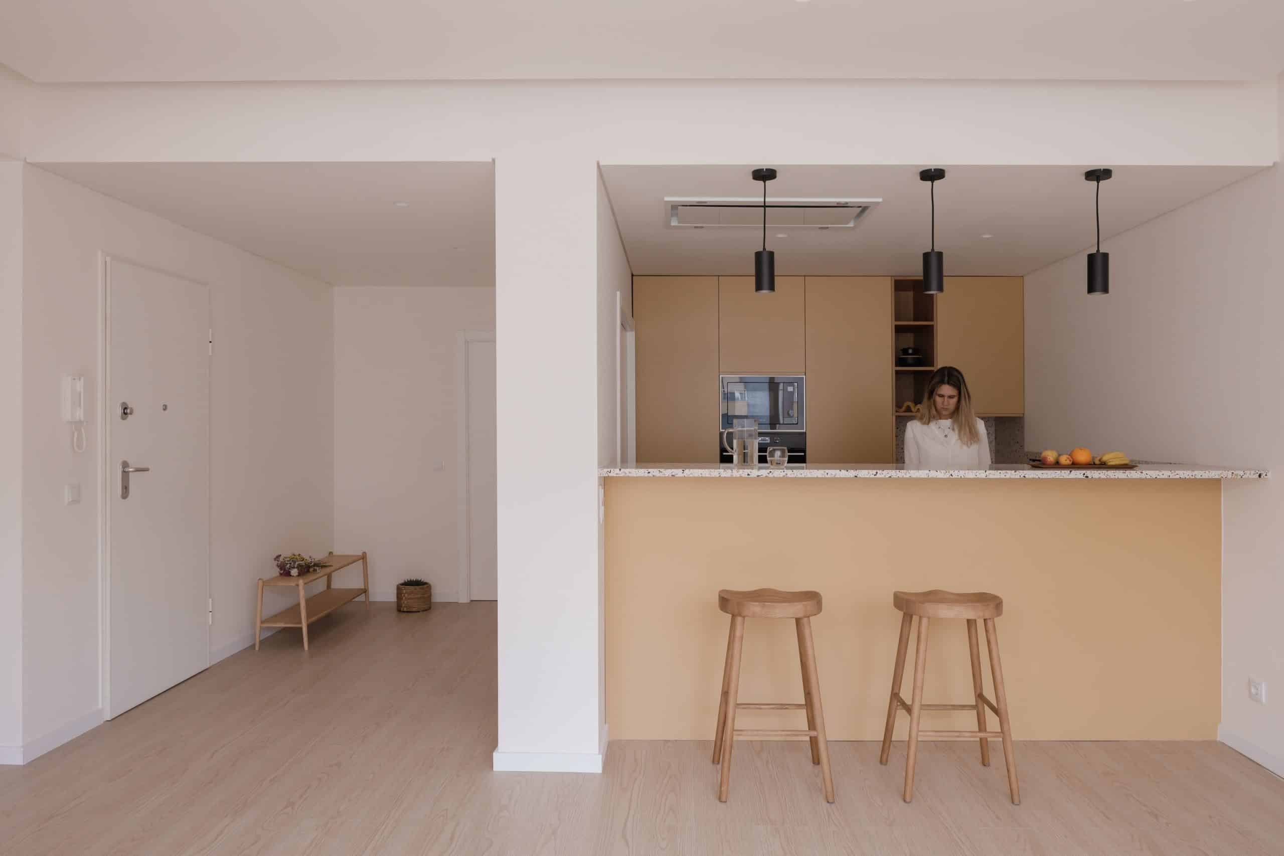 Cacilhas Apartment in Almada, Portugal by estúdio AMATAM