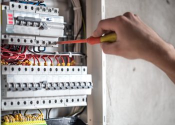 Why Electrical Knowledge Makes You A Smarter Homeowner