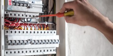 Why Electrical Knowledge Makes You A Smarter Homeowner