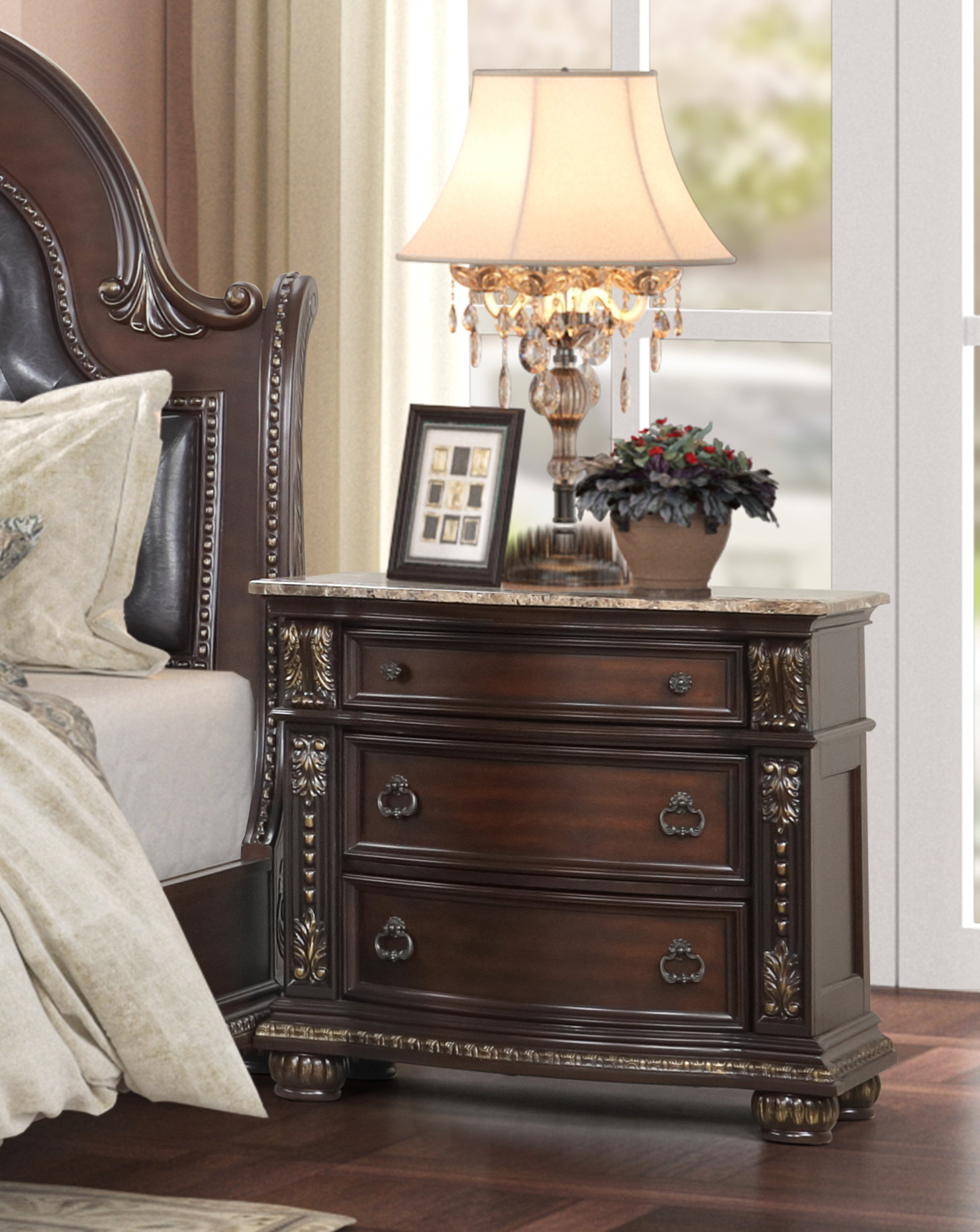 SM 0401c Upholstery/Wood Sleigh Bedroom Set