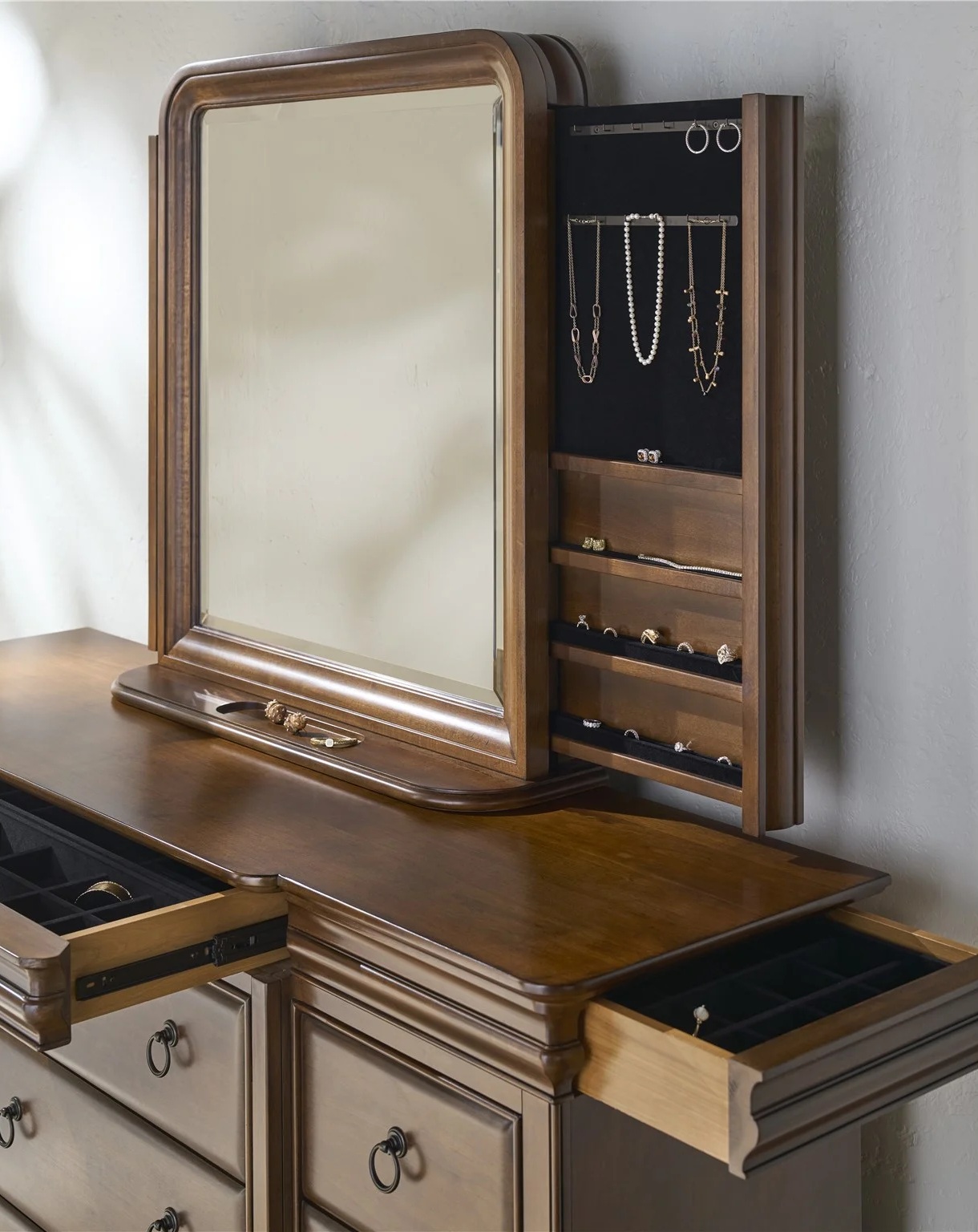 New Lou Wood Sleigh Bedroom Set