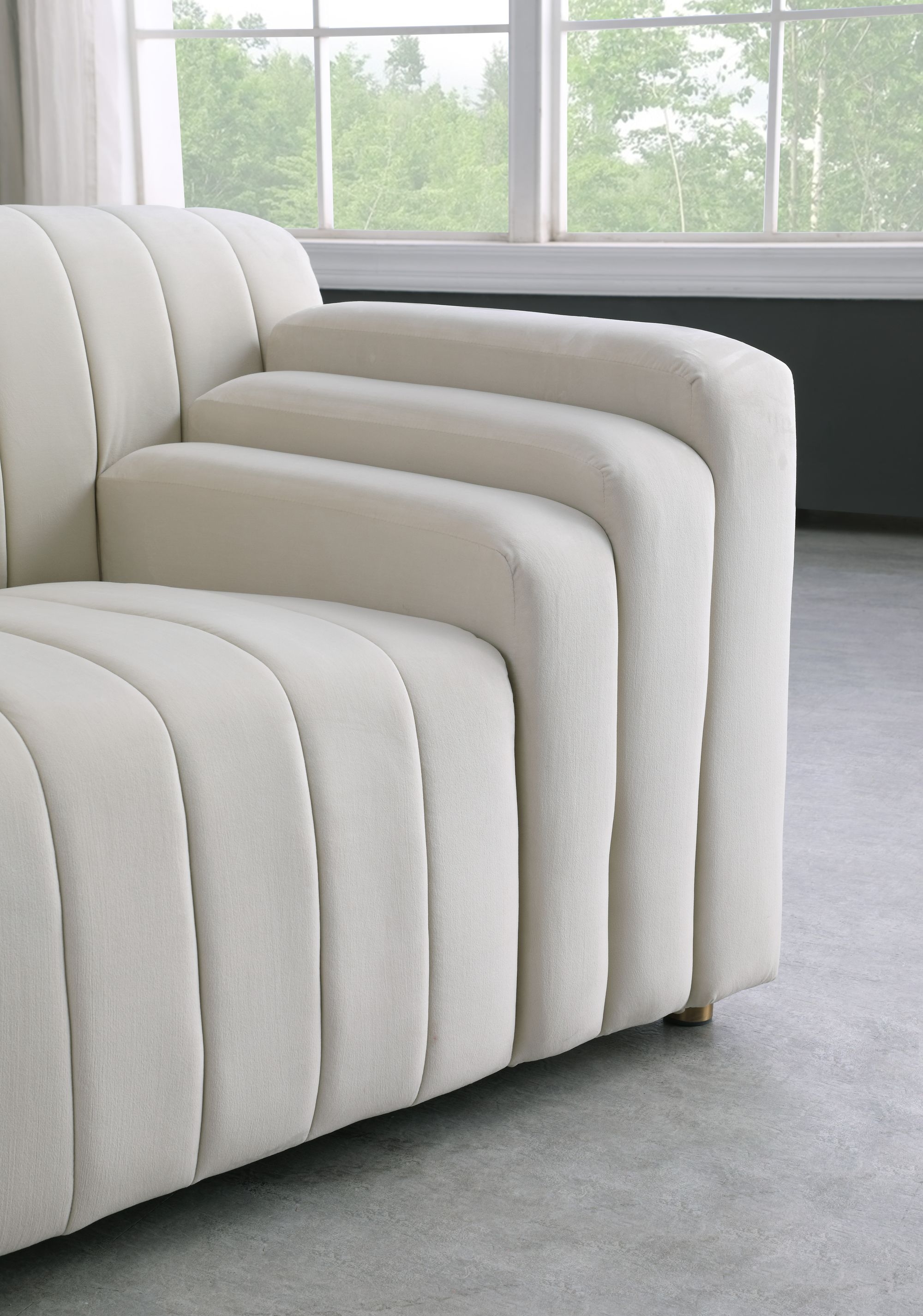Naya Velvet Chair