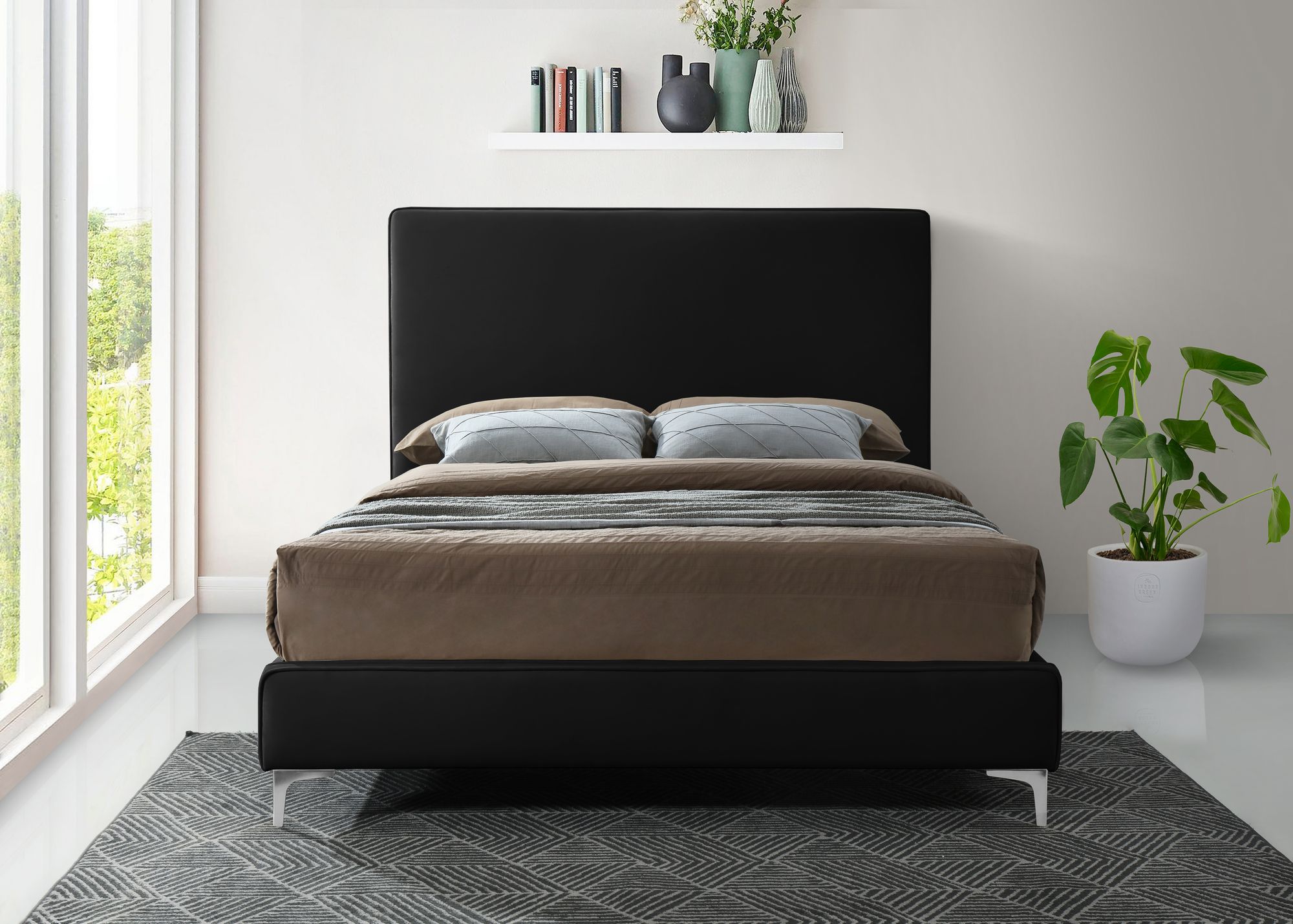 Geri Velvet Full Size Bed