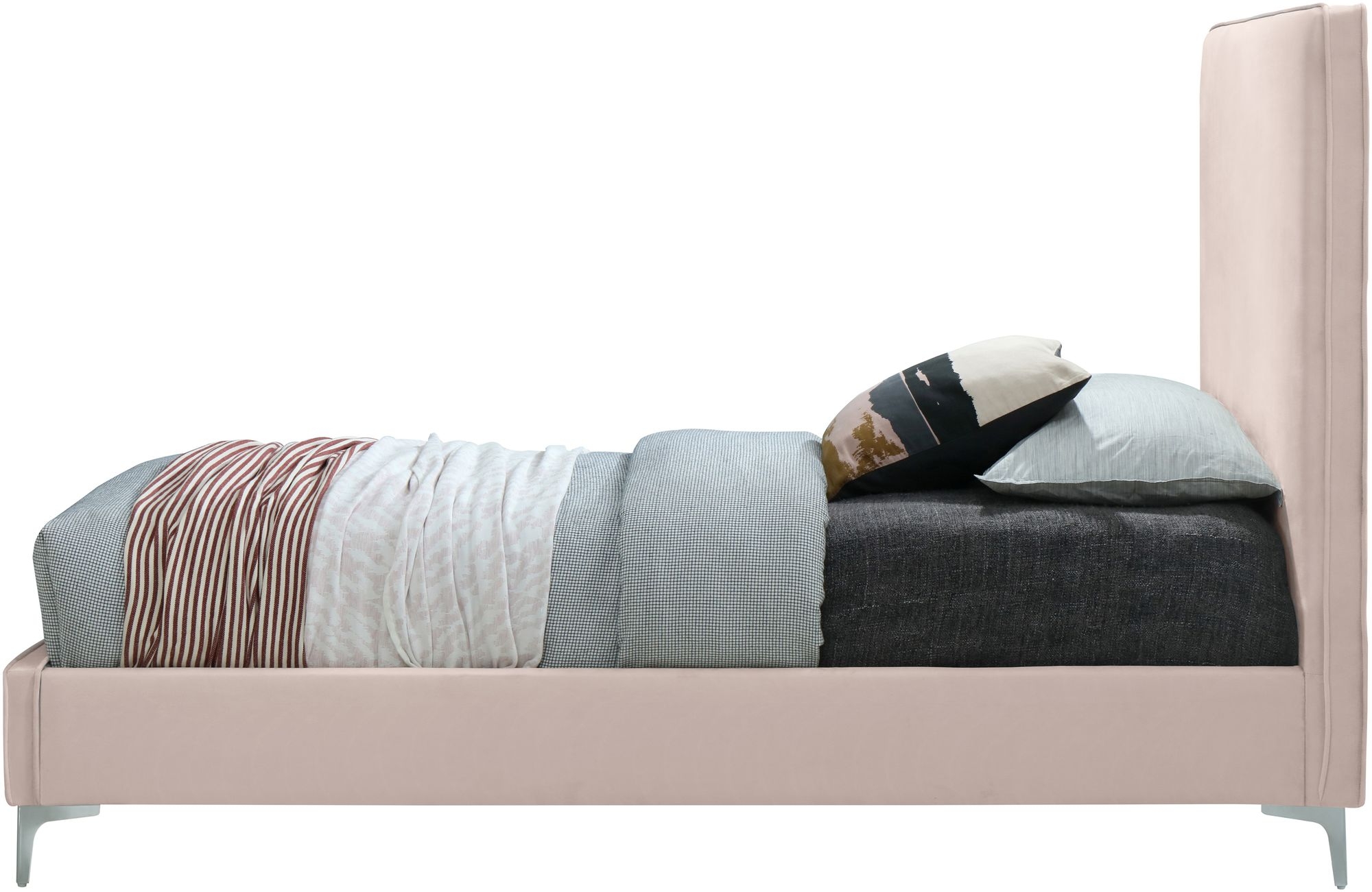 Geri Velvet Bed
