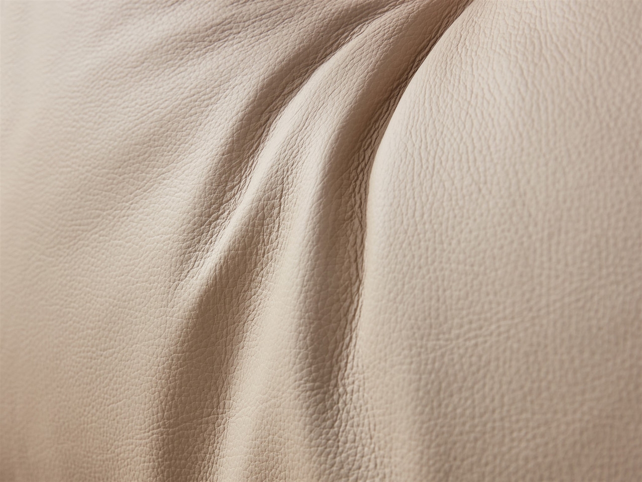 117 Leather/Leatherette Sofa