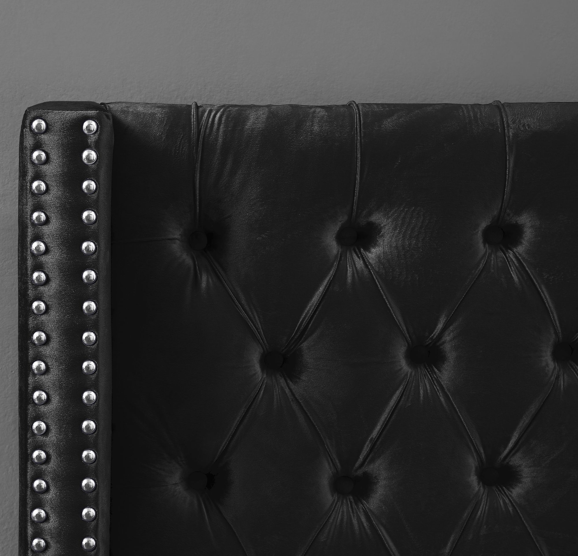 Aiden Velvet Queen Size Bed