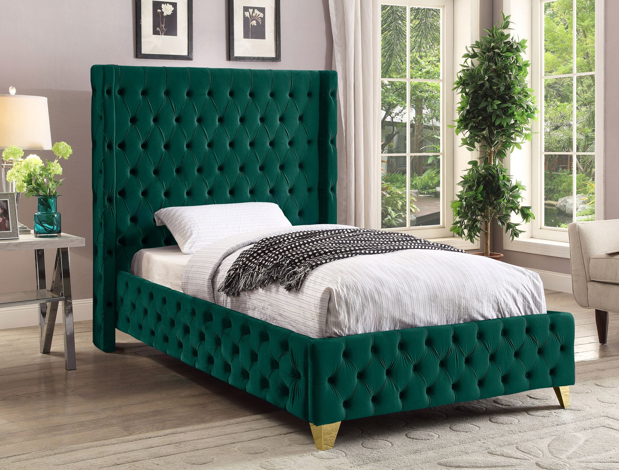 Savan Velvet Twin Size Bed