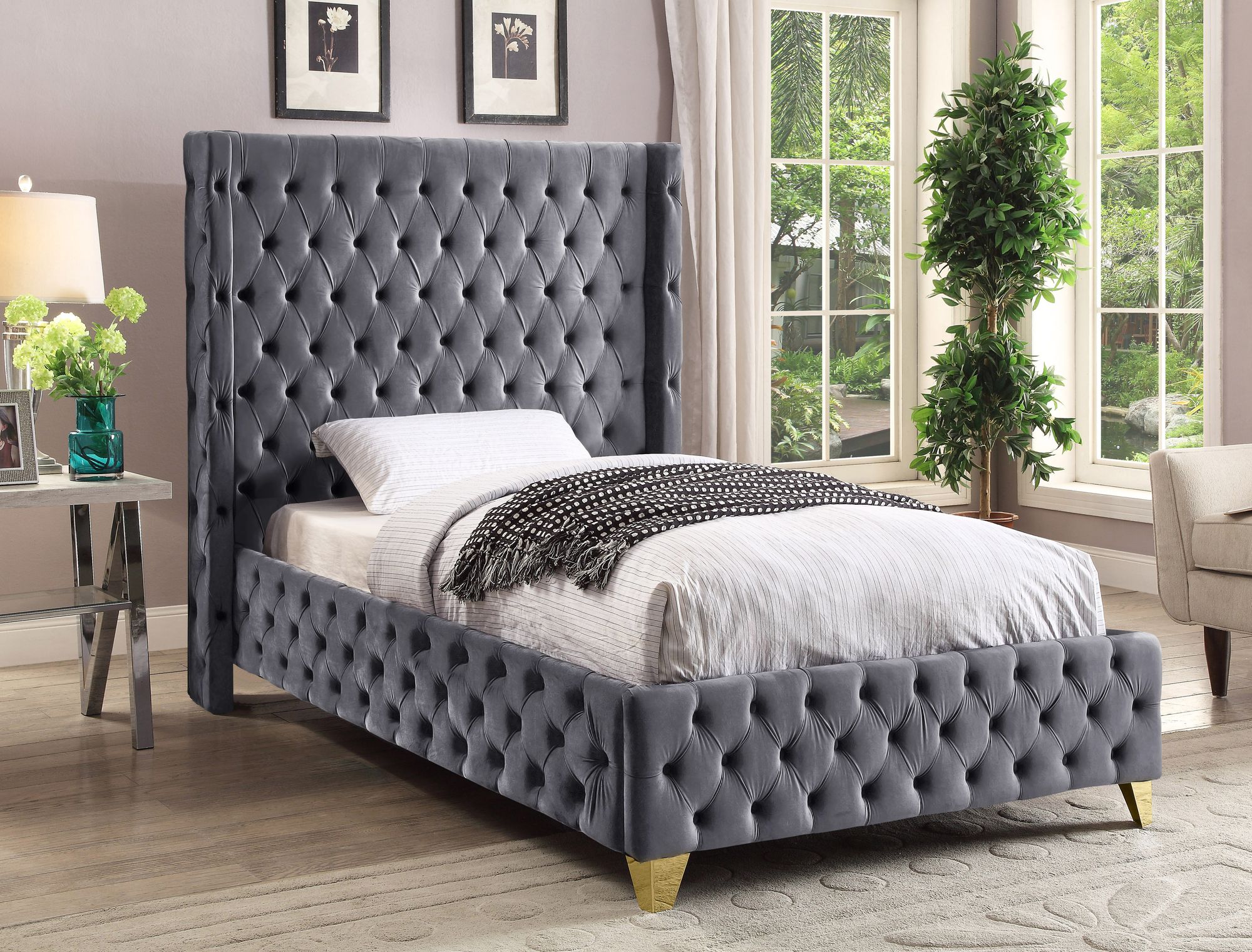 Savan Velvet Twin Size Bed