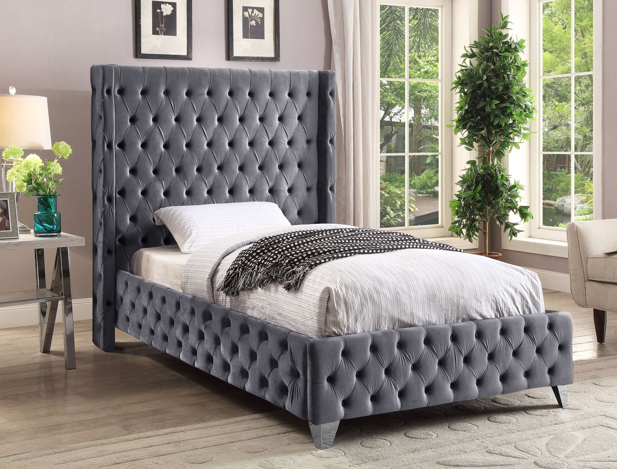 Savan Velvet Twin Size Bed