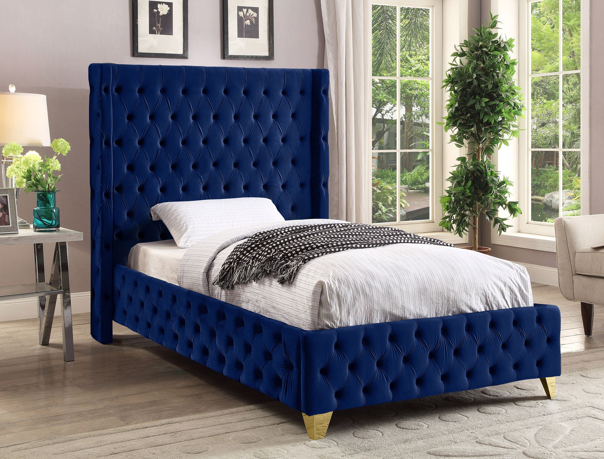 Savan Velvet Twin Size Bed