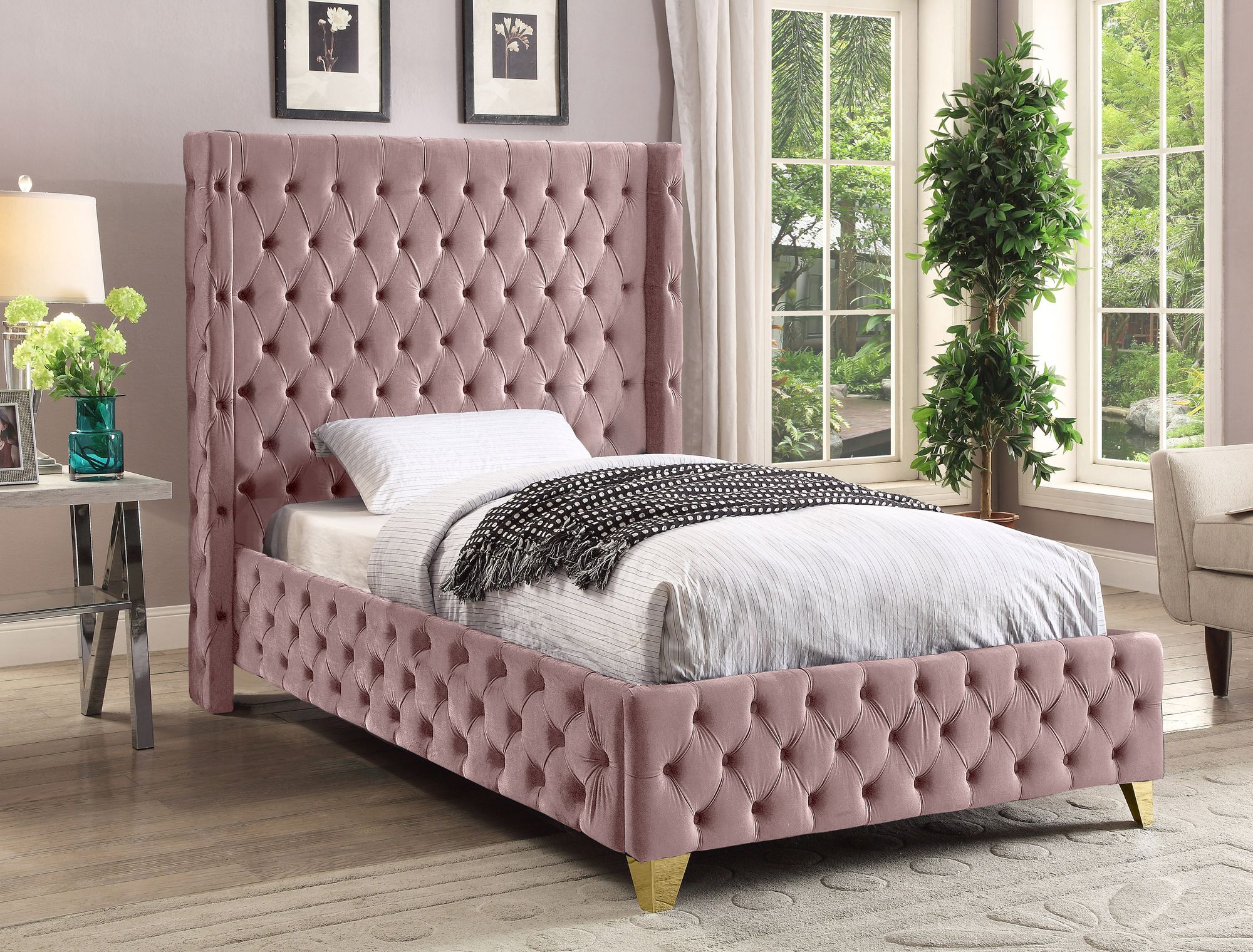 Savan Velvet Twin Size Bed