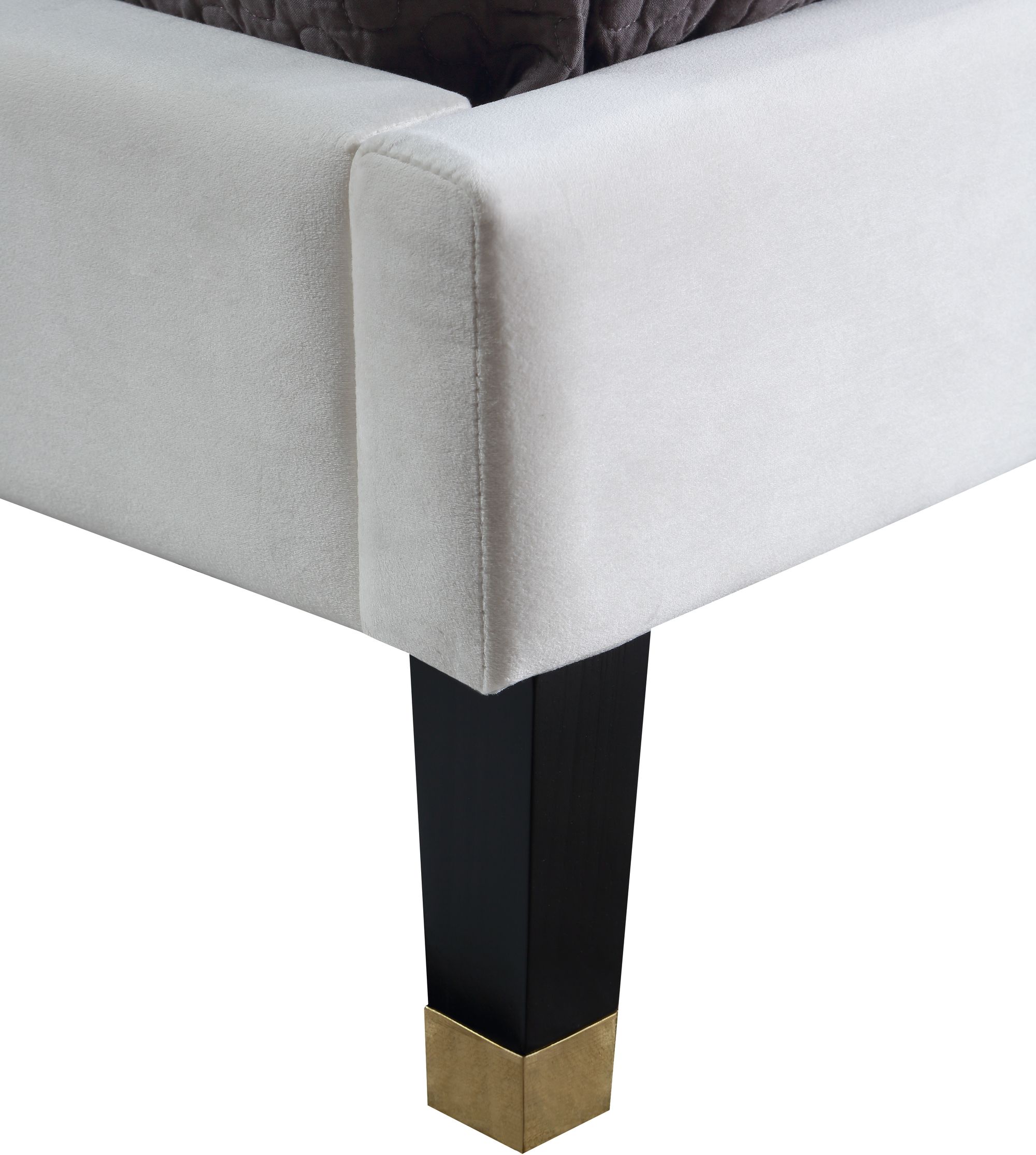 Harlie Velvet Queen Size Bed