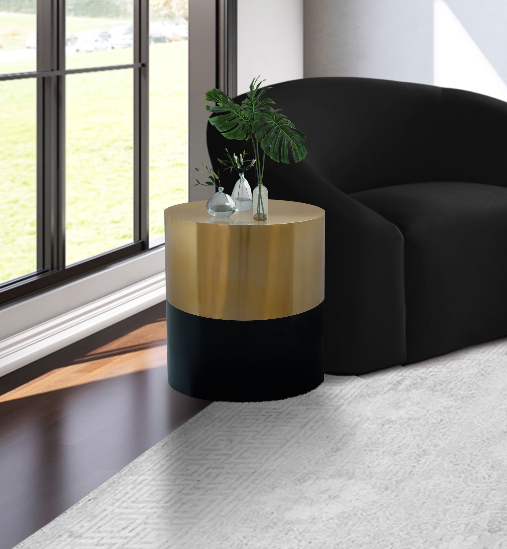 Sun 20" Round Metal End Table