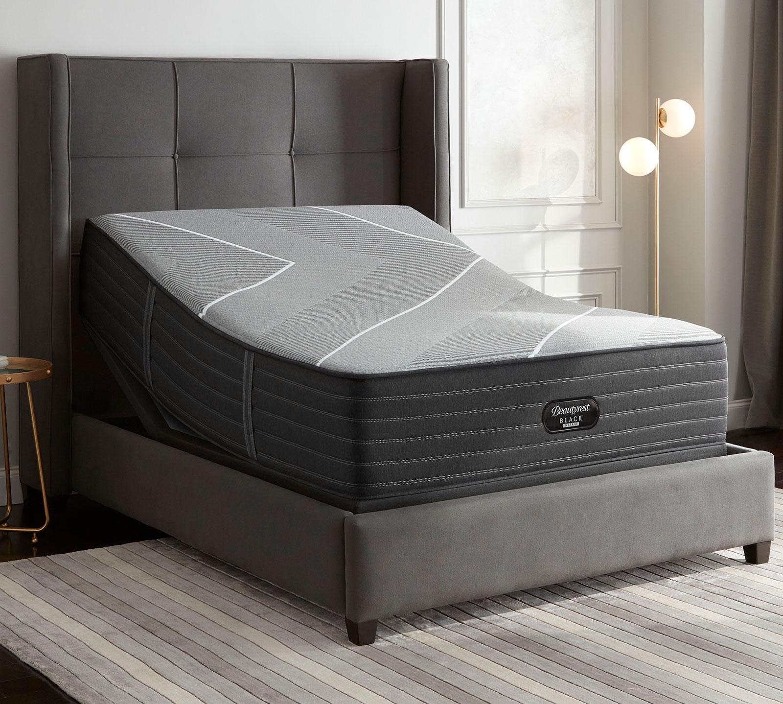 WRS Beautyrest Black Hybrid C-Class 13.5" Plush Queen Mattress