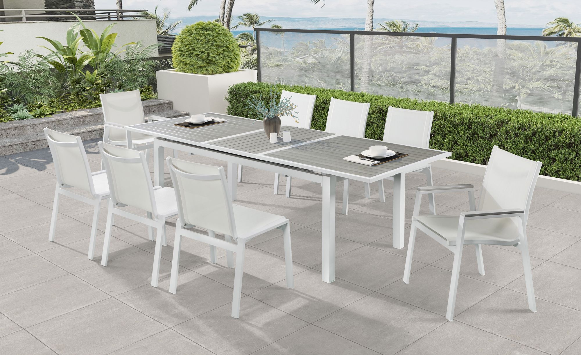 Nizuc Outdoor Patio Extendable Dining Table with Aluminum Frame