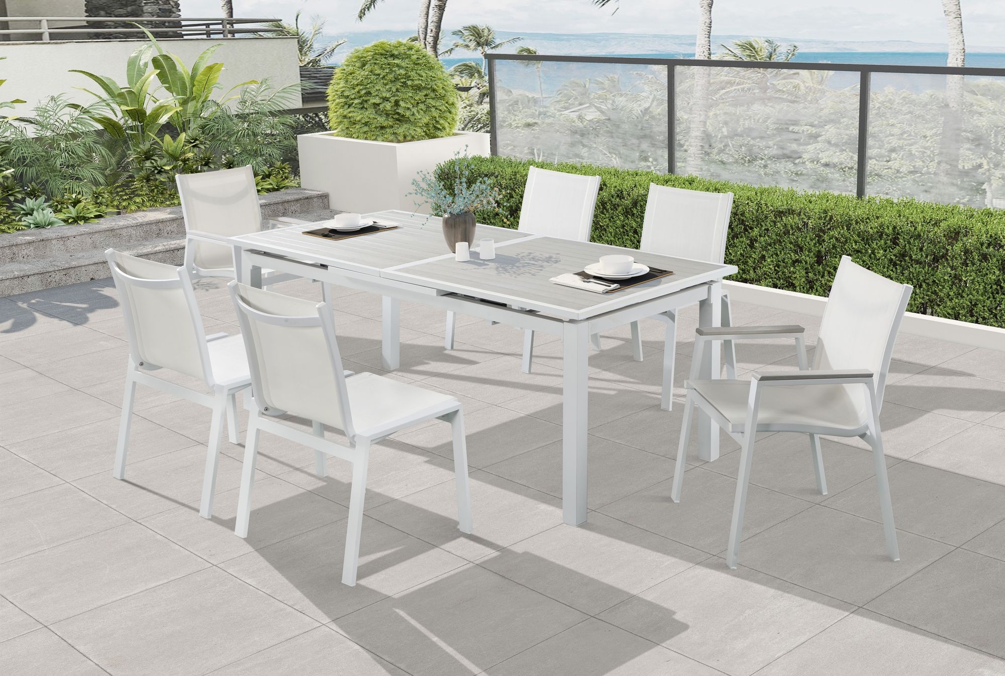 Nizuc Outdoor Patio Extendable Dining Table with Aluminum Frame