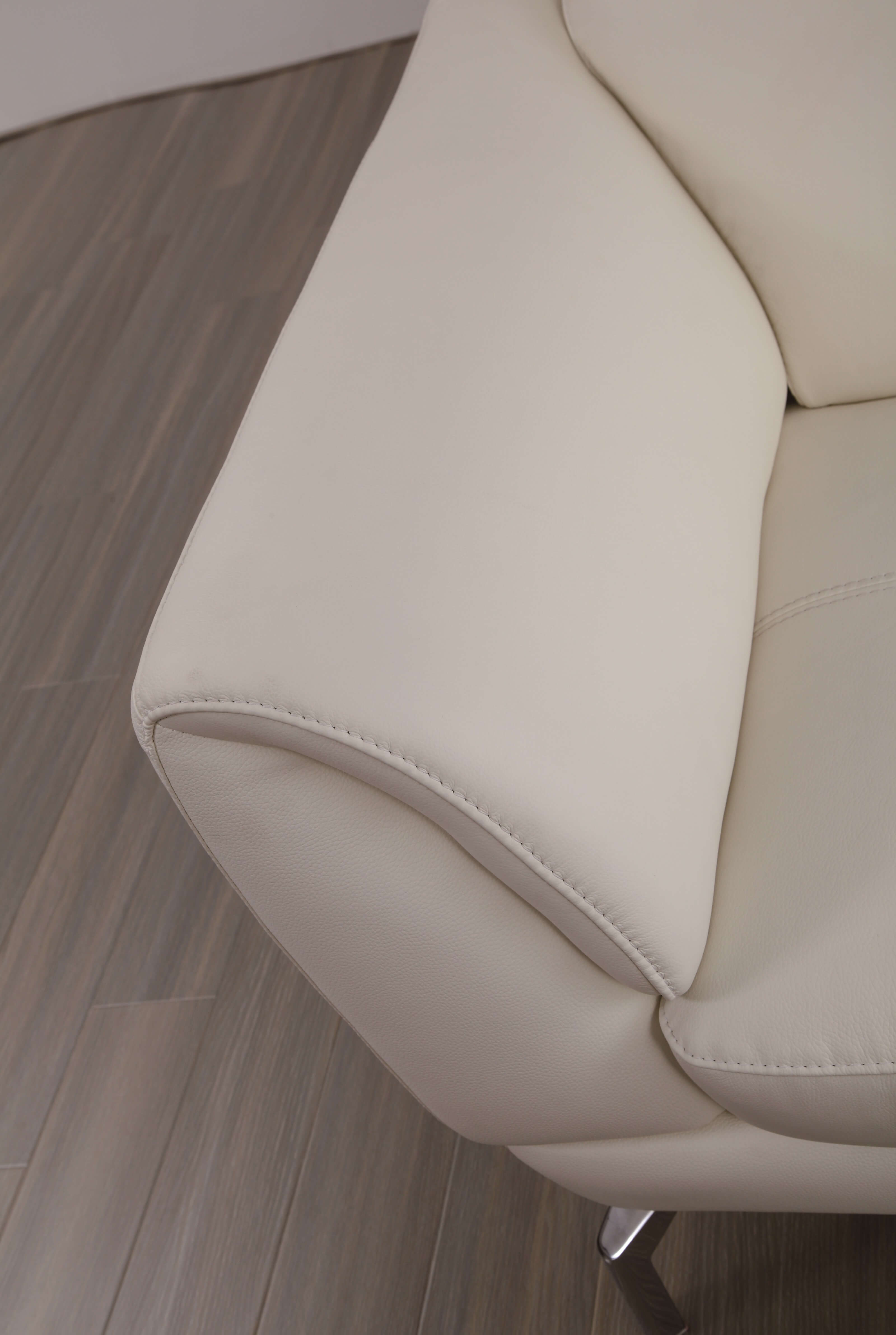 Orchard Sectional, White by Beverly Hills Furniture