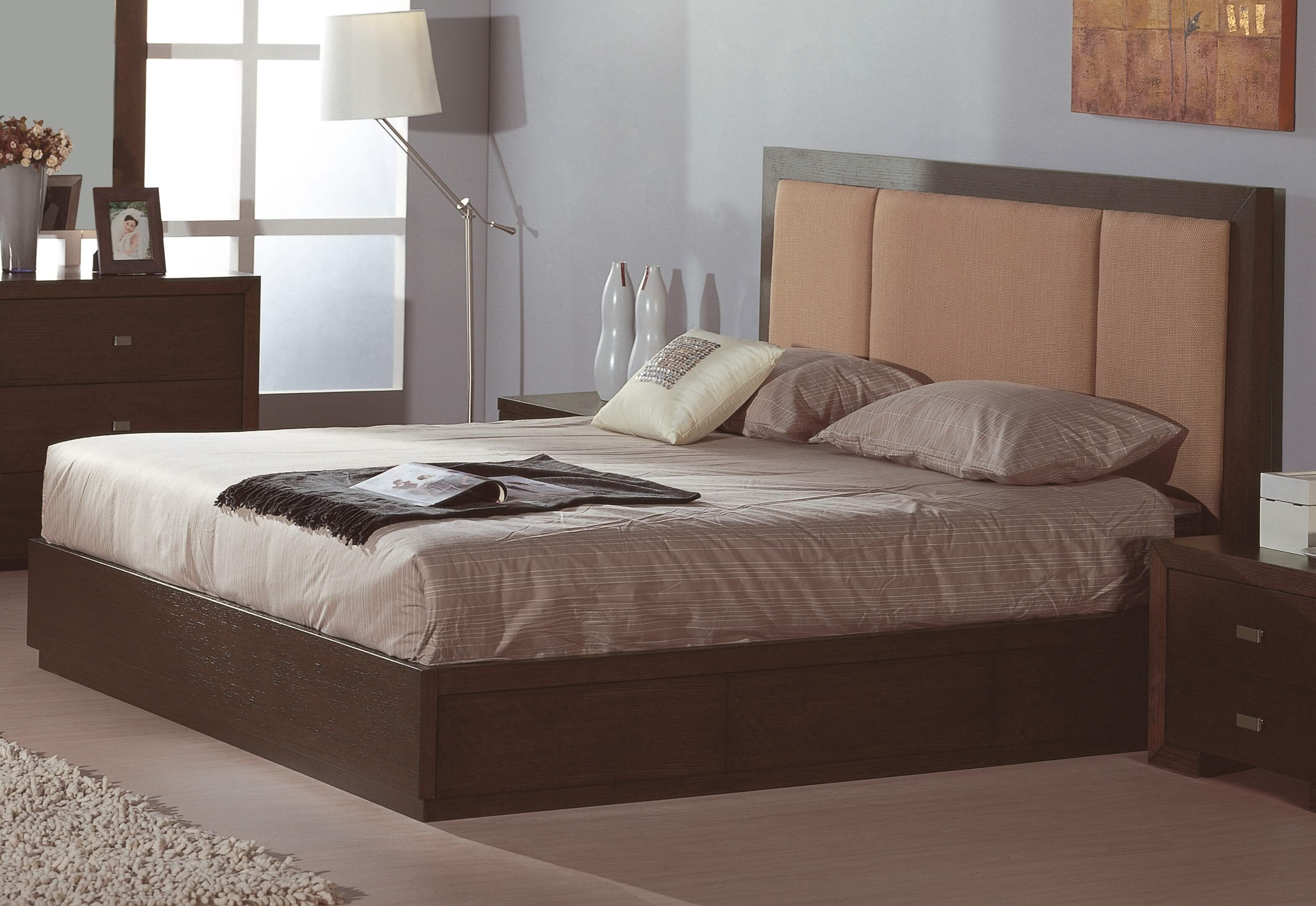 Atlas Storage Queen Fabric/Wood/Veneer Bed