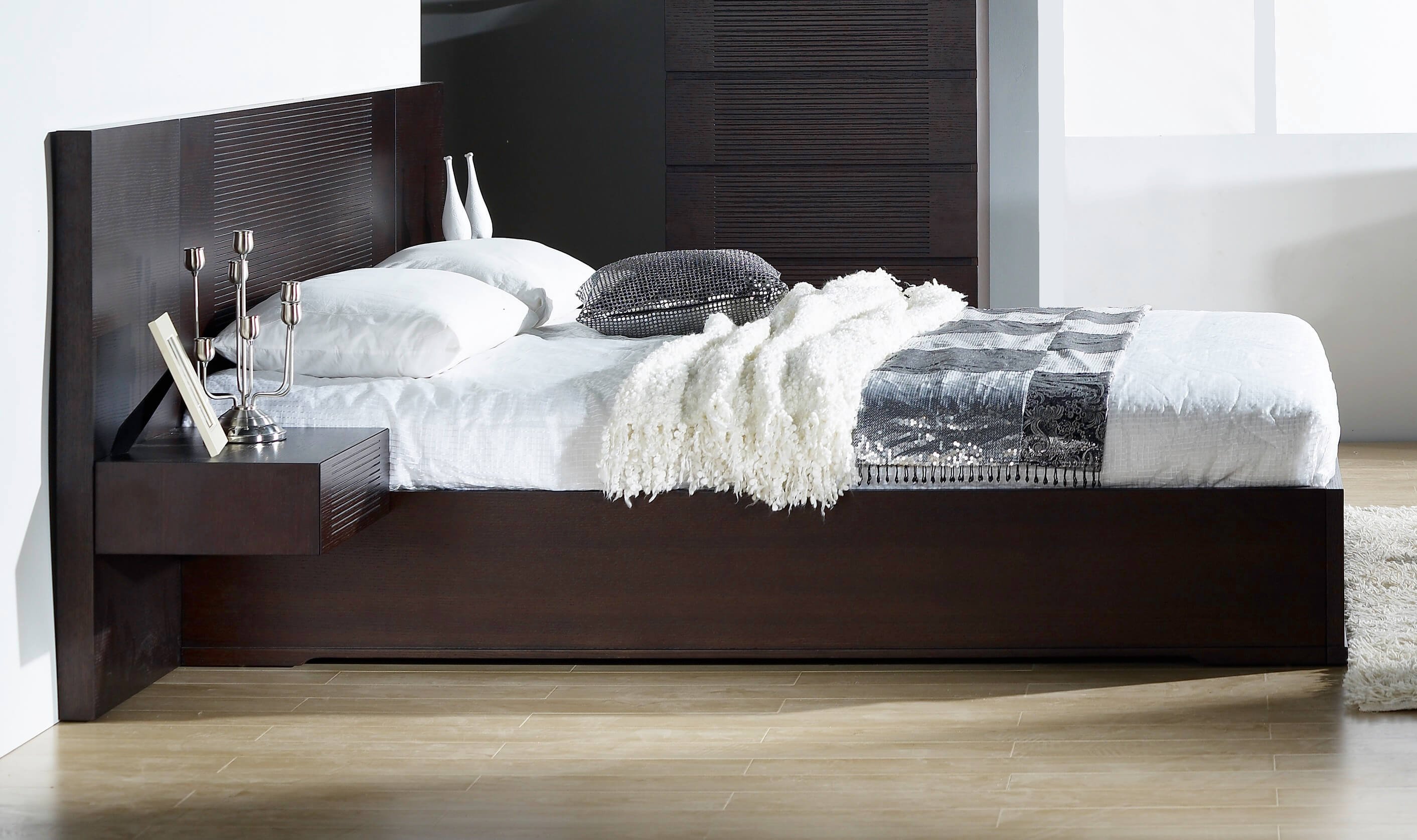 Echo Wood Bed w/2 Nightstands