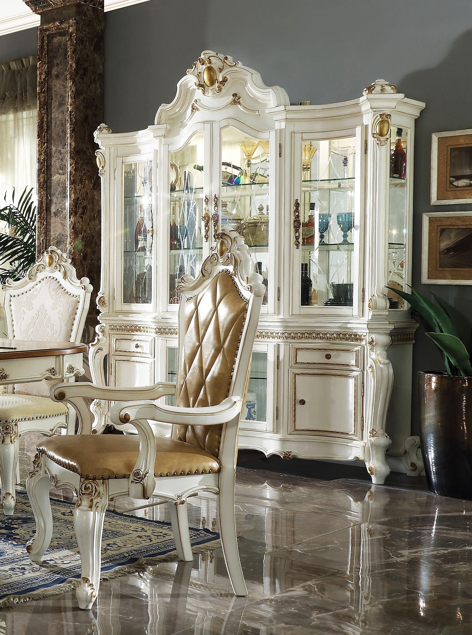 Picardy Wood Extendable Dining Room Set