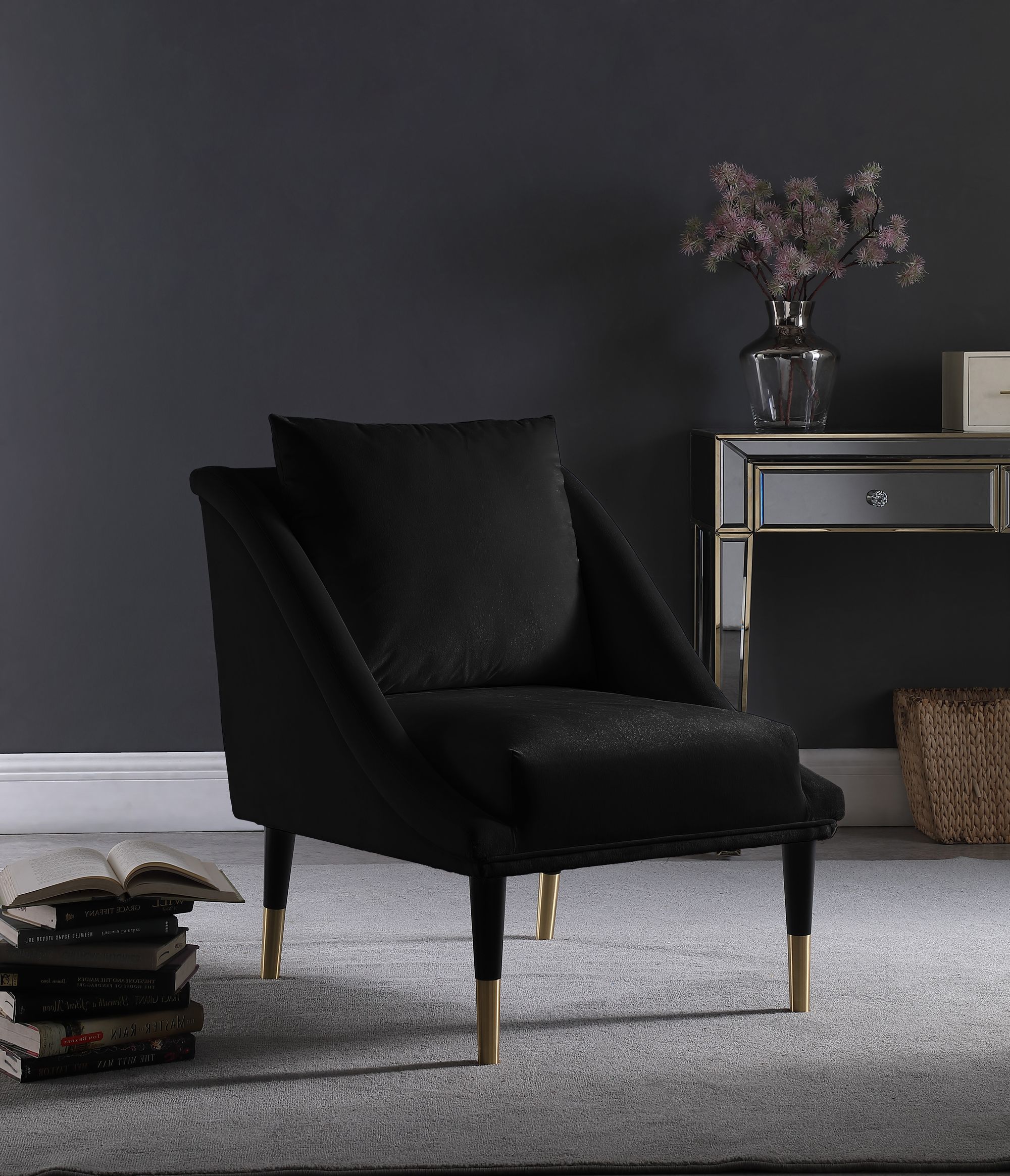 Elegante Velvet Chair