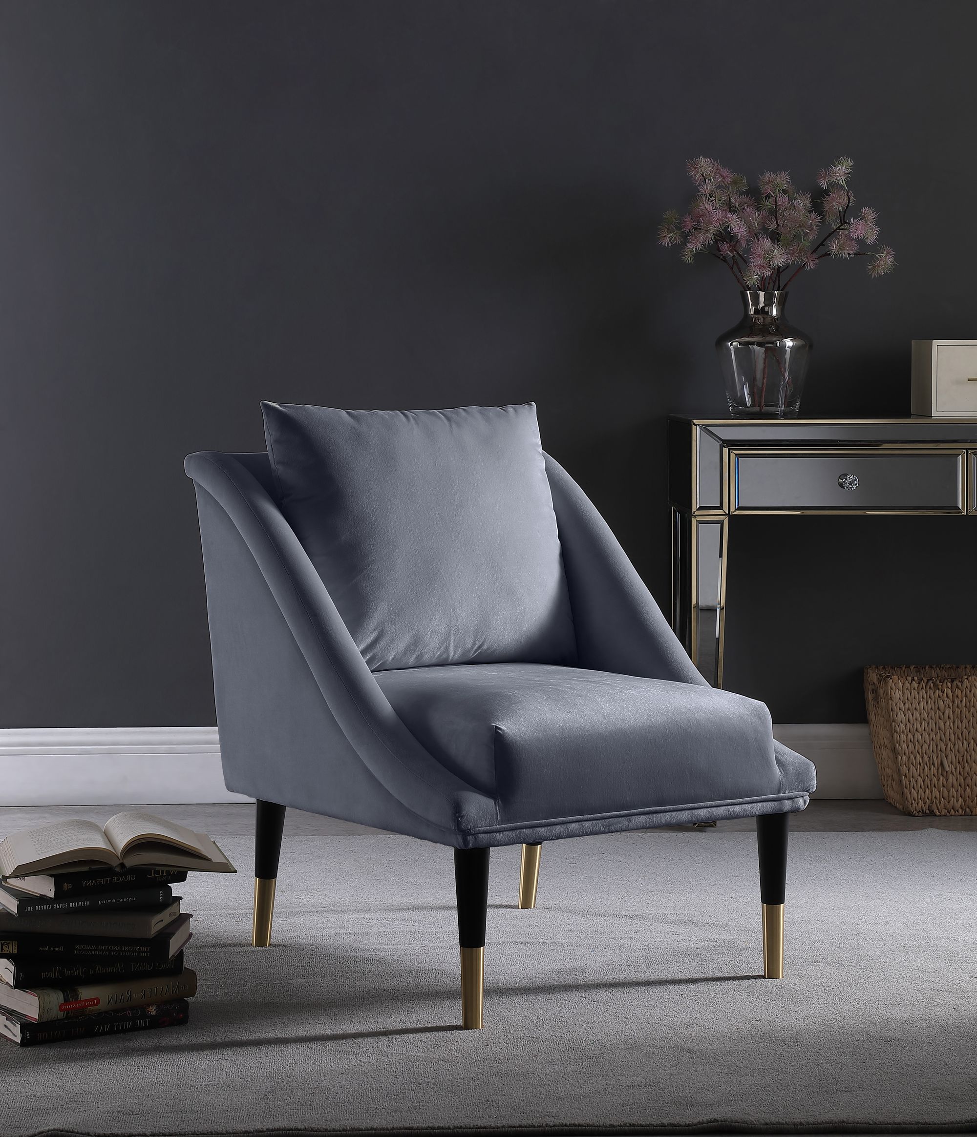 Elegante Velvet Chair