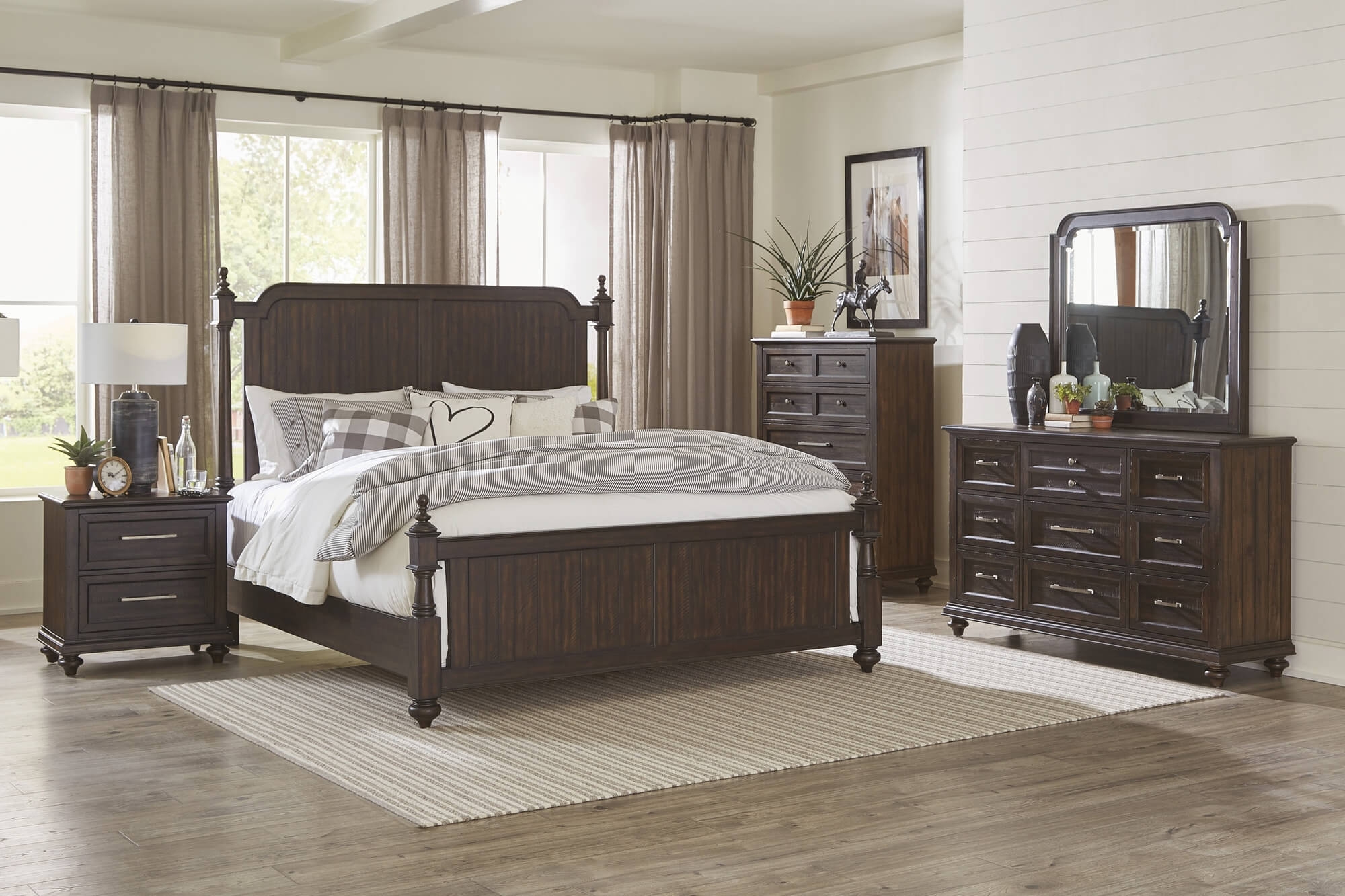 Cardano Wood/Wood Veneer Post Bed, Queen Size