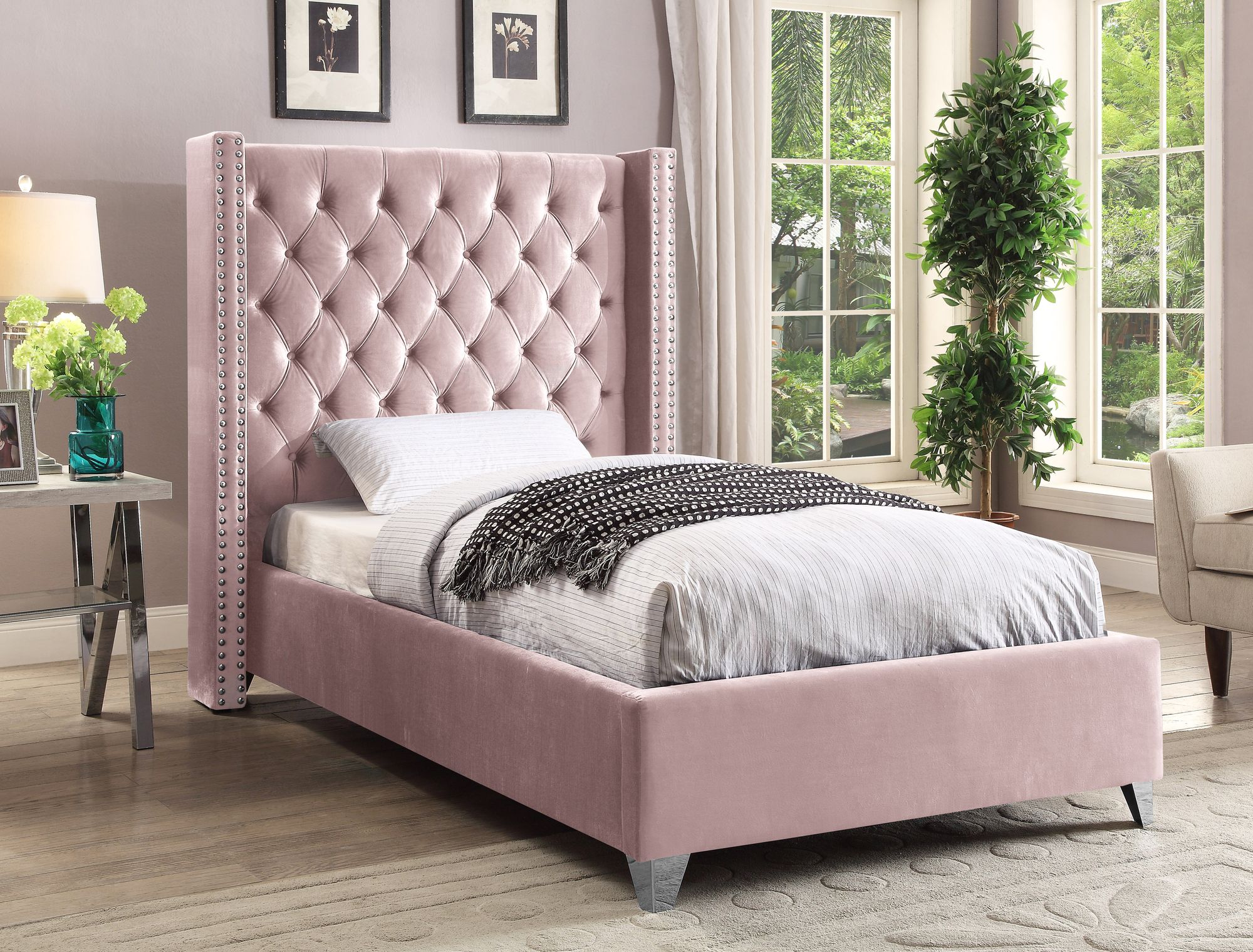 Aiden Velvet Twin Size Bed