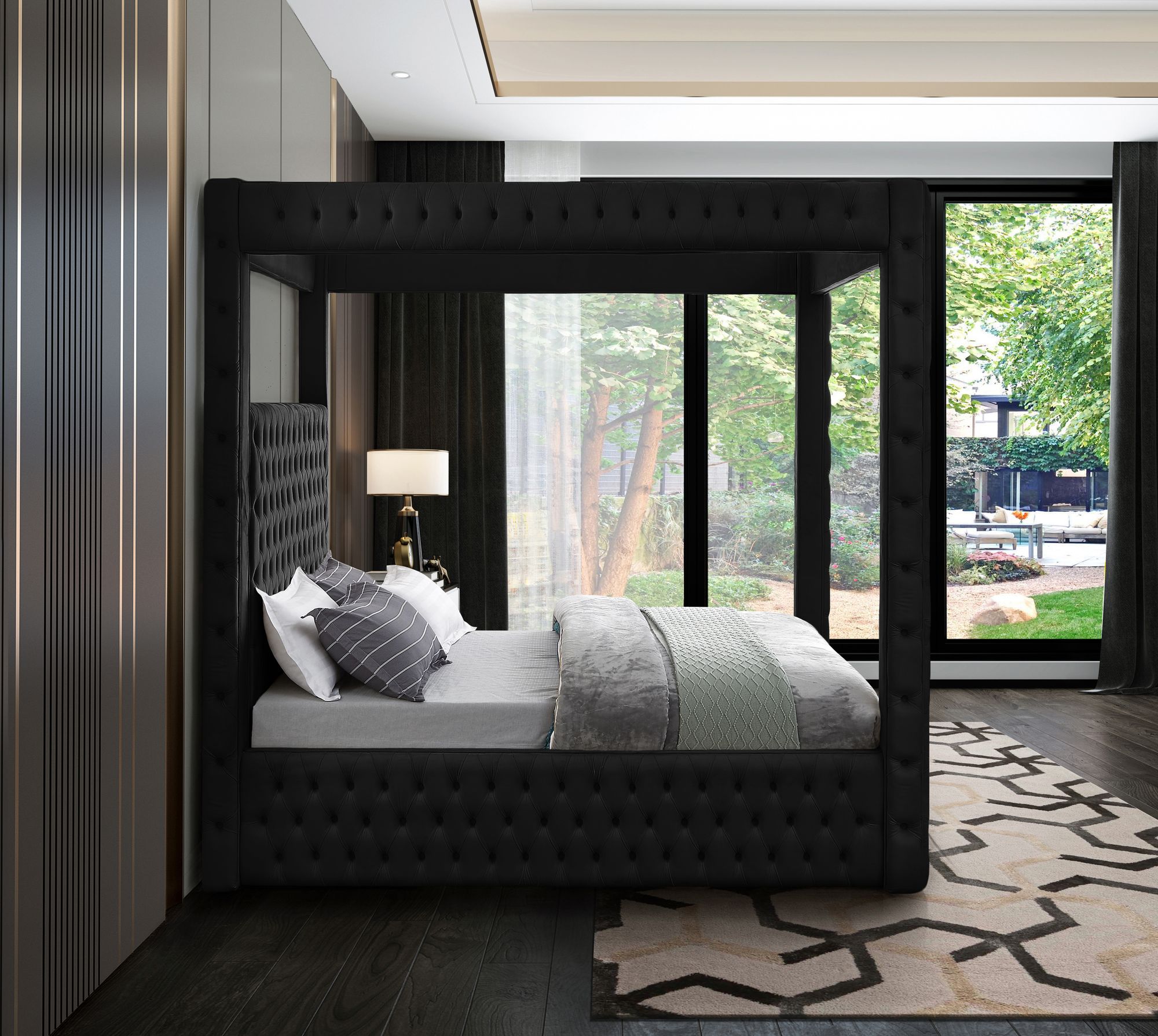 Royal Velvet Queen Size Canopy Bed