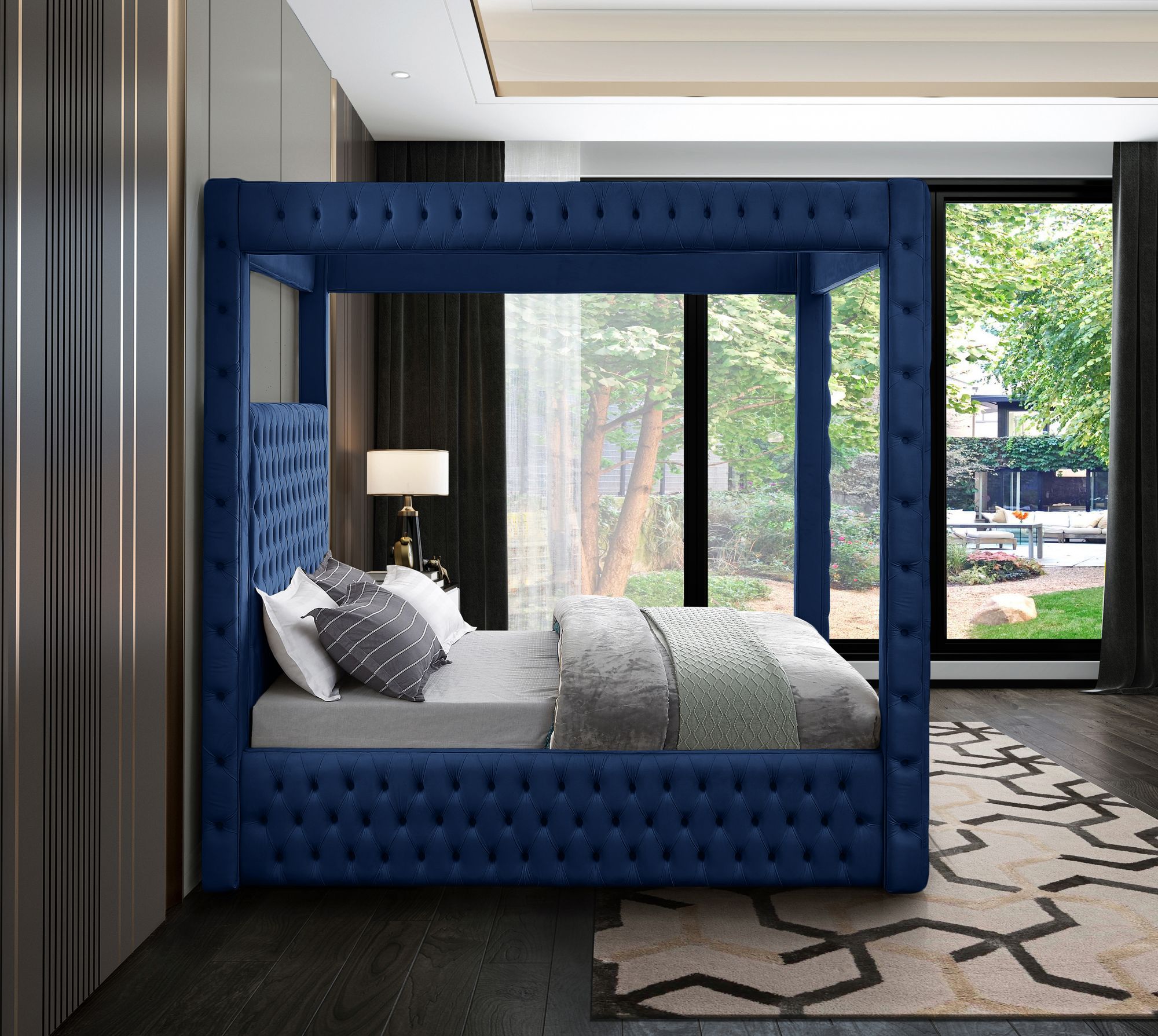 Royal Velvet Queen Size Canopy Bed