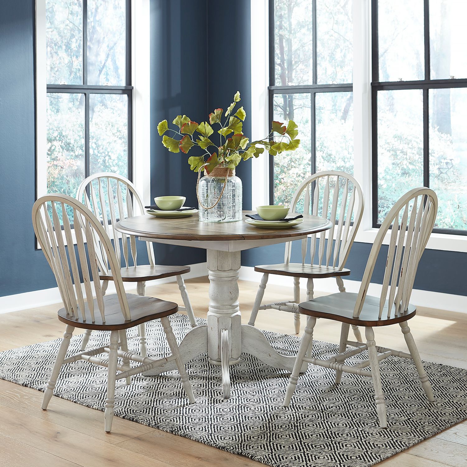 Carolina Crossing Round Drop Leaf Dining Room Set
