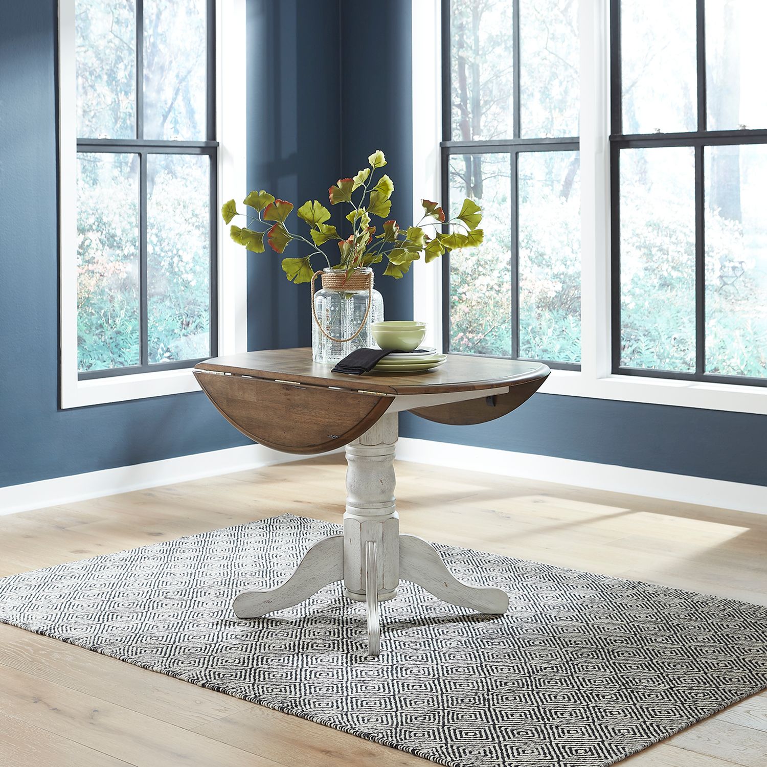 Carolina Crossing Round Drop Leaf Dining Room Set