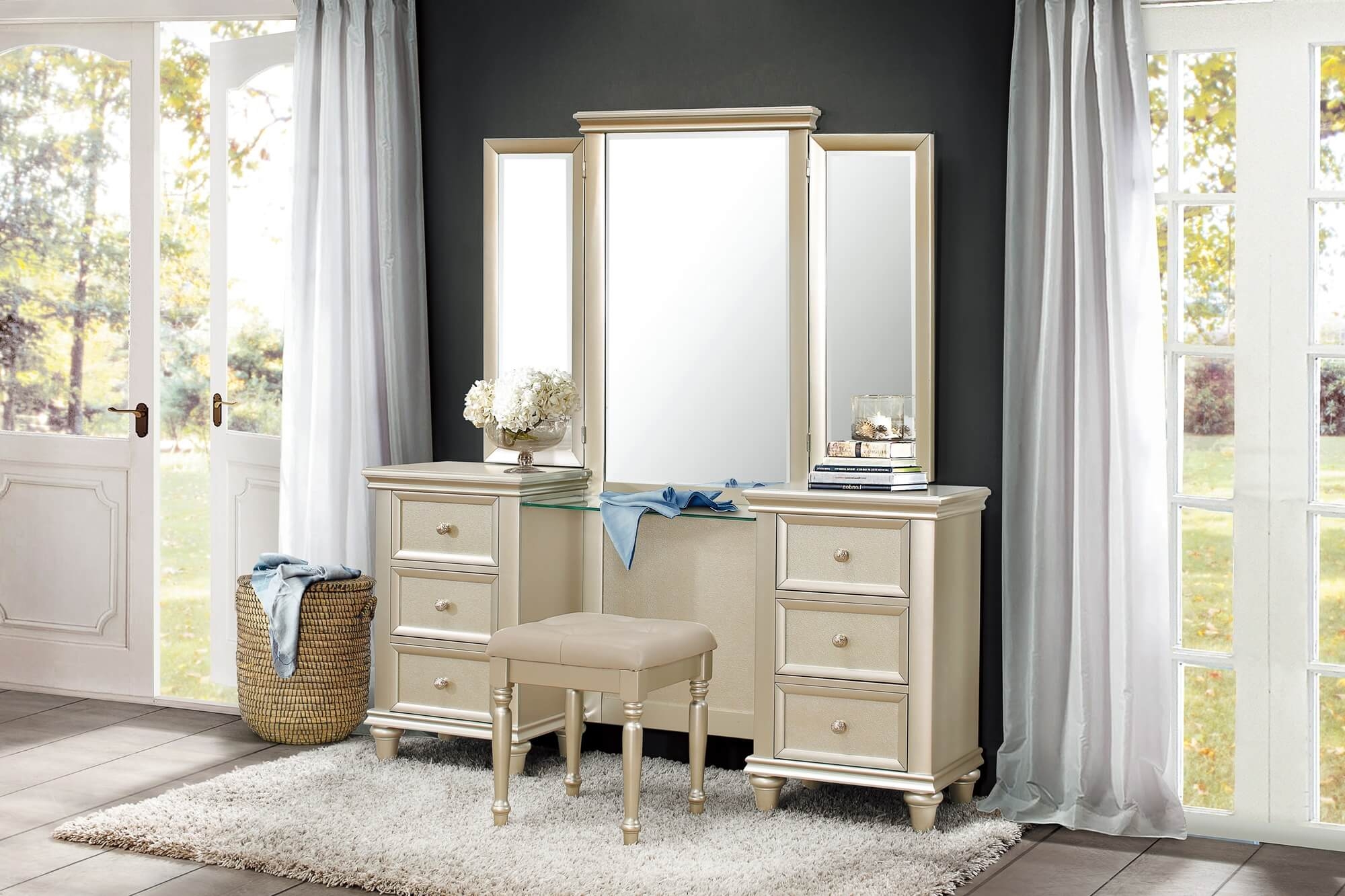 Celandine Leatherette/Wood Tufted Platform Youth Bedroom Set