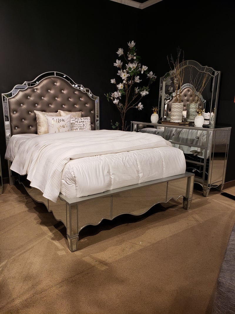 Furniture of America Eliora Bed And Mirror