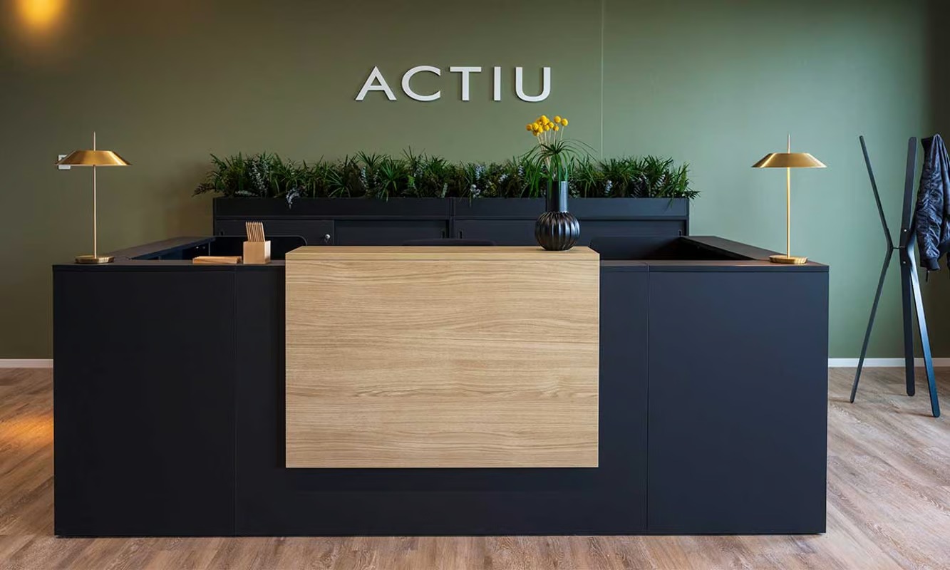 Ofimat Plus U - Shaped Reception Desk 