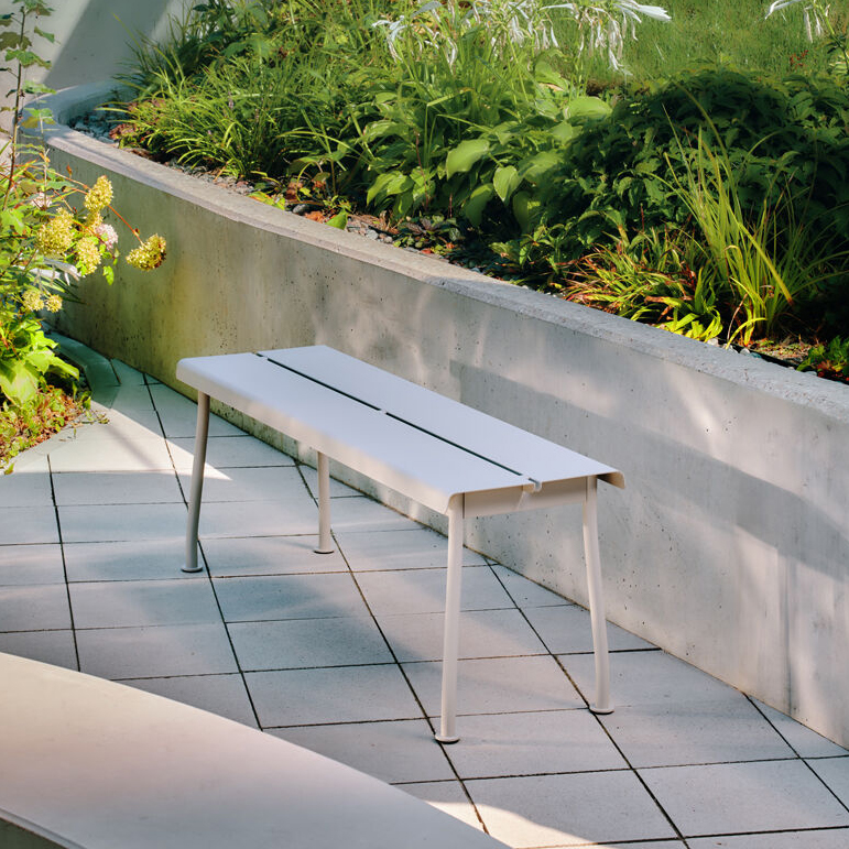 Flaner Outdoor Bench