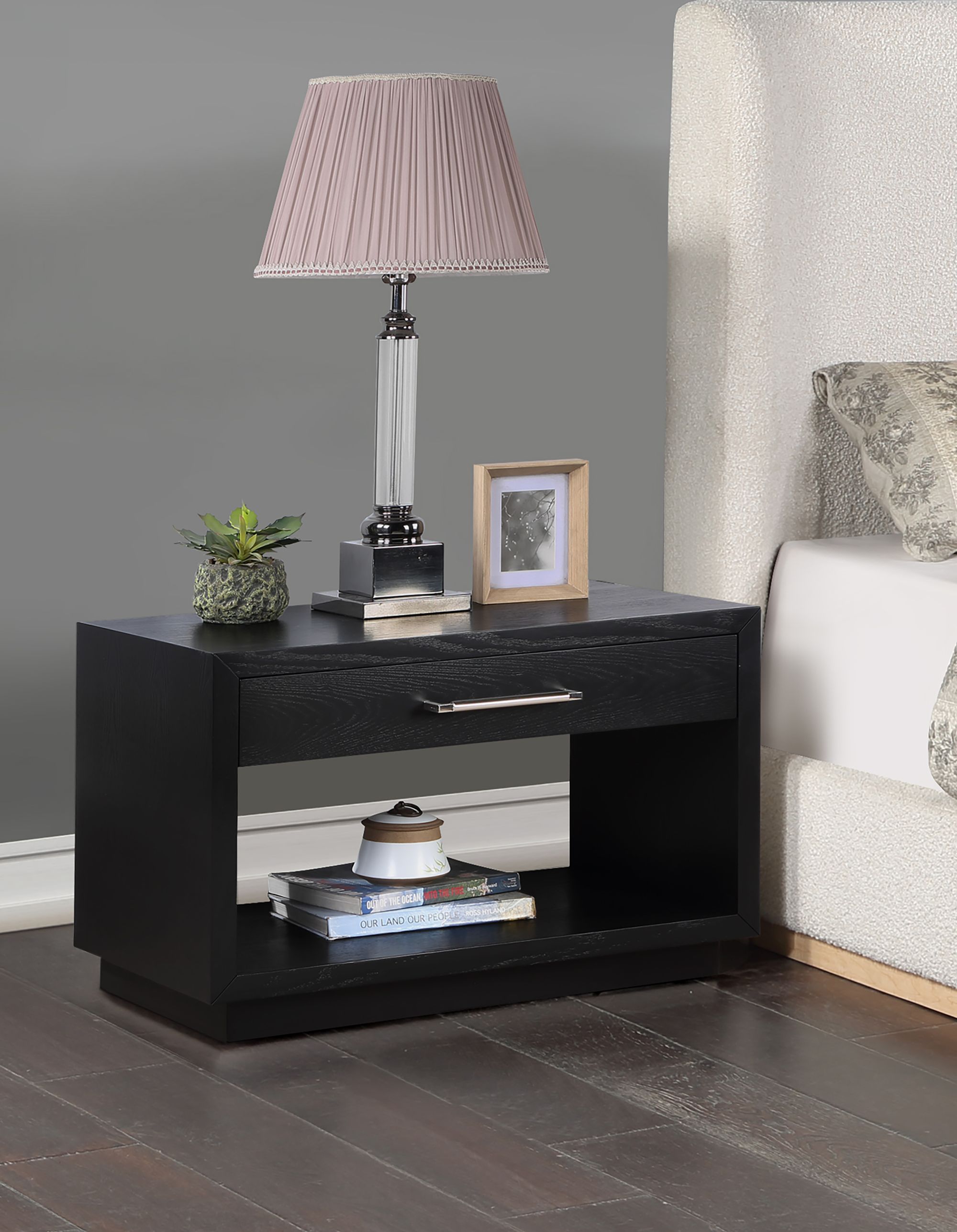 Avery 1-Drawer Oak Veneer Nightstand