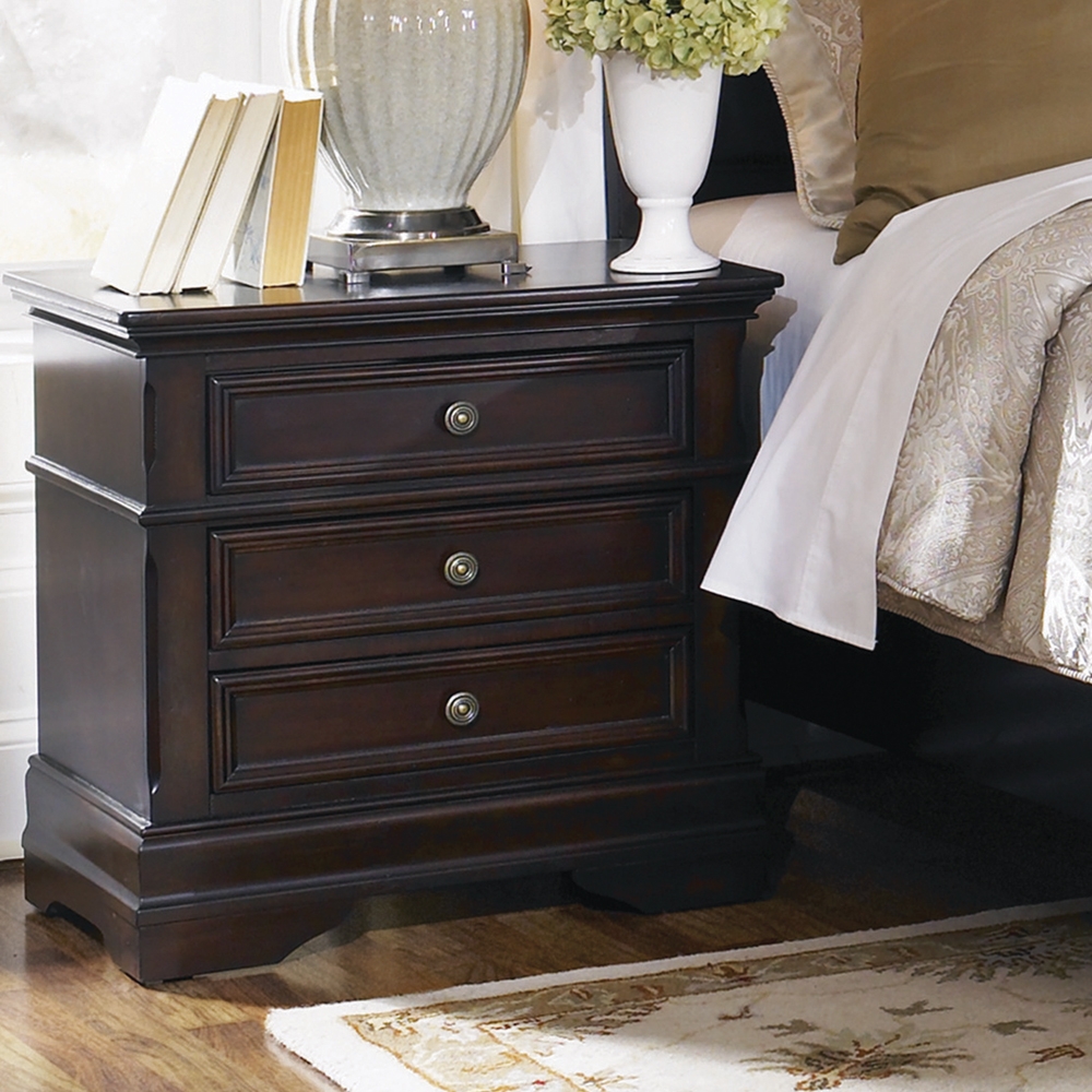 Cambridge Wood Nightstand w/3 Drawers