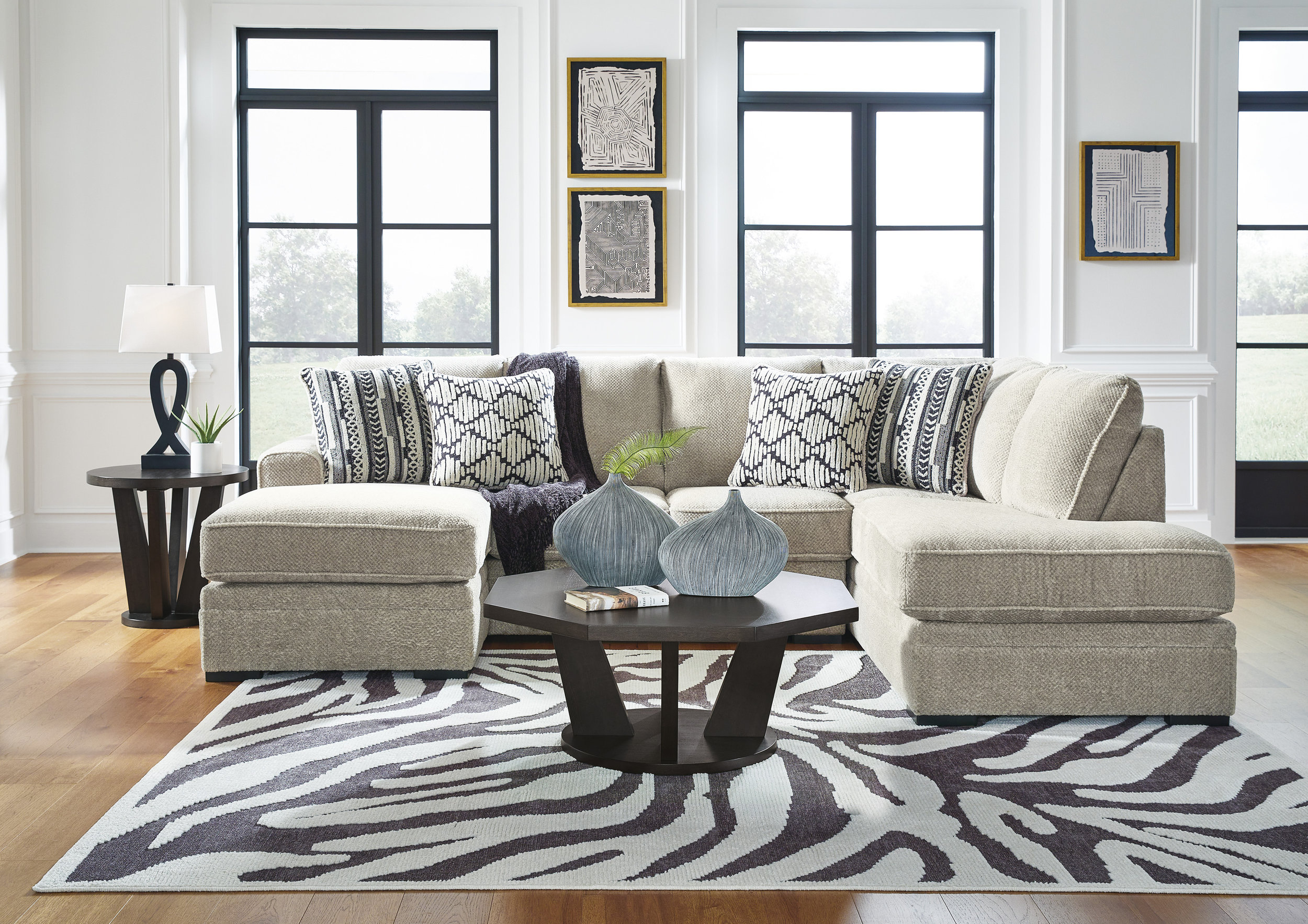 Calnita Fabric Right 2-Piece Sectional w/Chaise