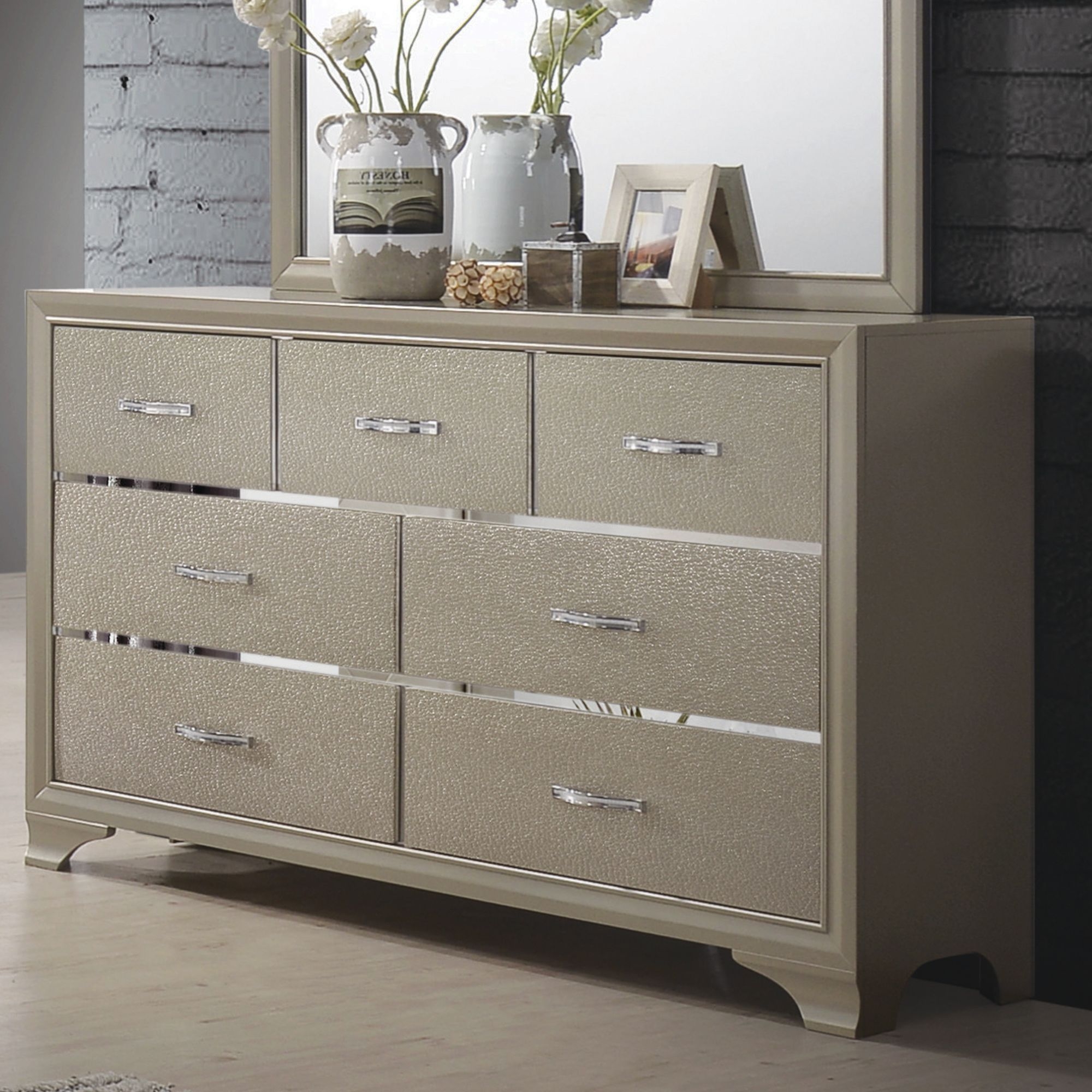 Beaumont Wood Dresser w/7 Drawers